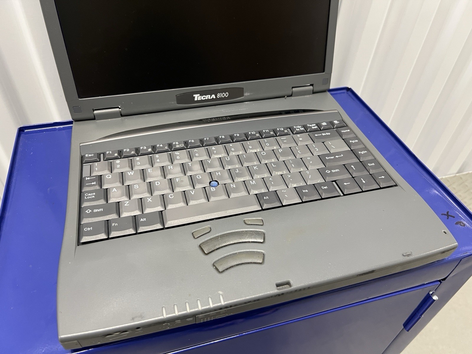 Toshiba Tecra 8100 14.1″ Pentium III Laptop – For Parts Untested