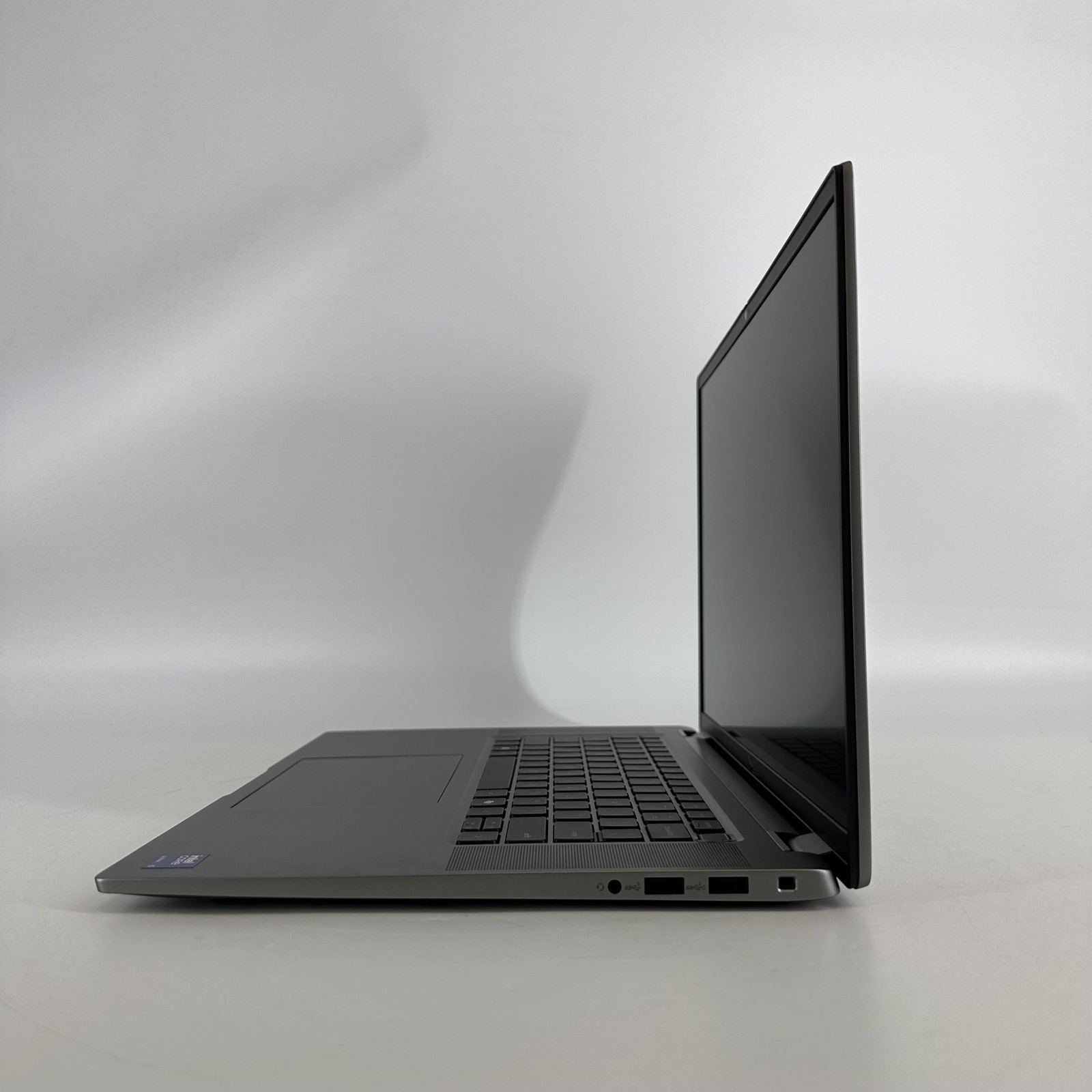 Dell Latitude 7650 16 Gray FHD+ 2.1 GHz Ultra 5 135U 16GB 256GB SSD Excellent