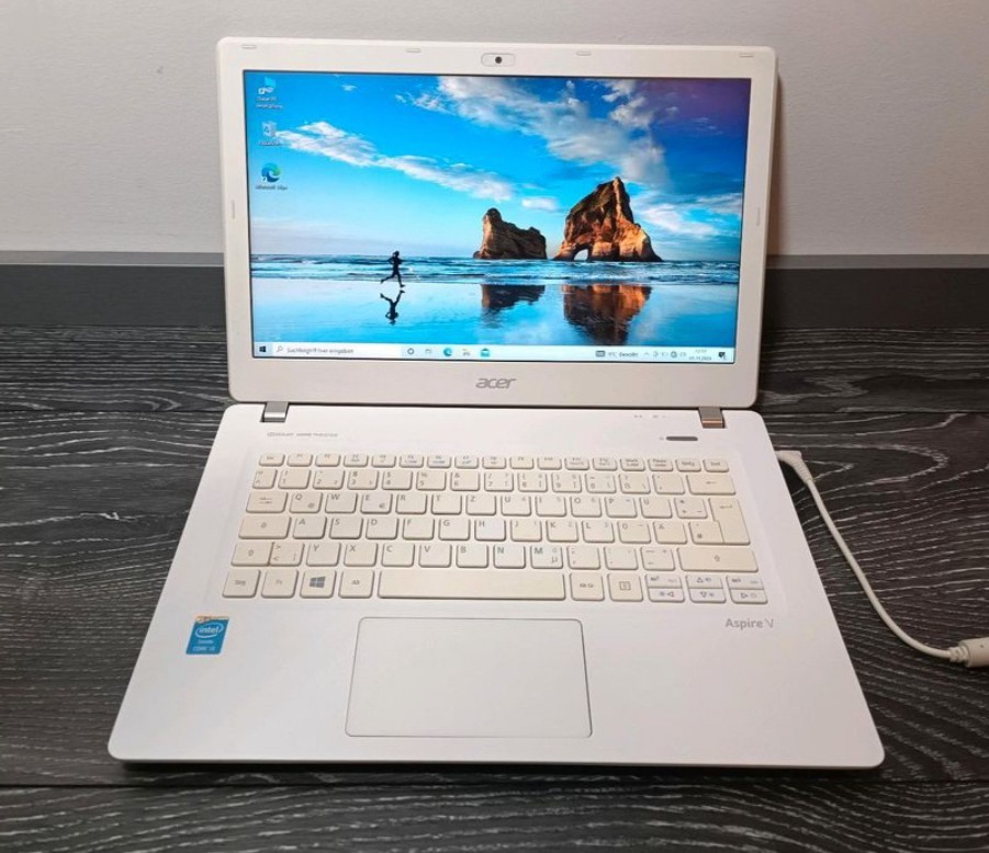 Acer Laptop Notebook PC i3, V 2.00 GHz, 4 GB, 200 GB SSD HDMI