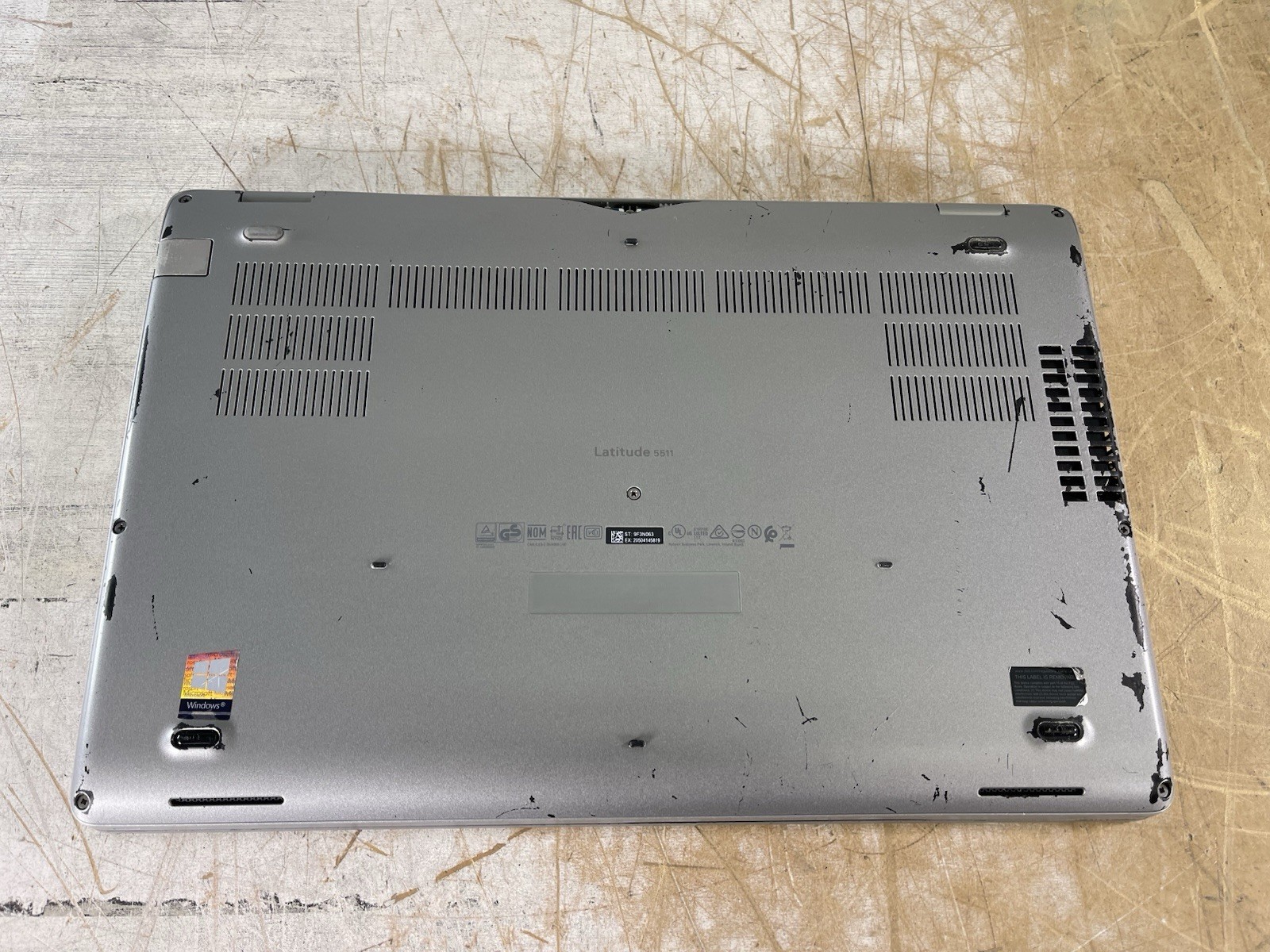 DELL LATITUDE 5511 i7-10850H @ 2.70 GHz, 8GB RAM, NO HDD/OS