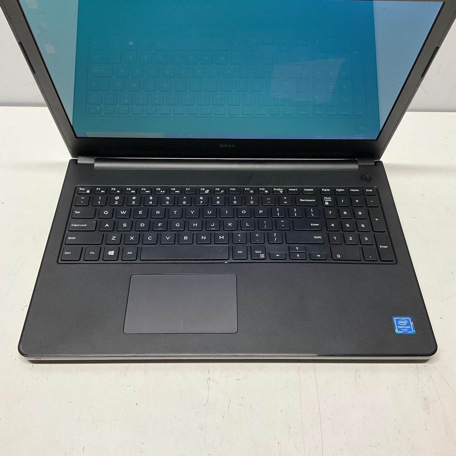 Dell Inspiron 15-3552: Pentium N3700 1.60GHz 4GB 100GB SSD Windows 10 Pro Laptop