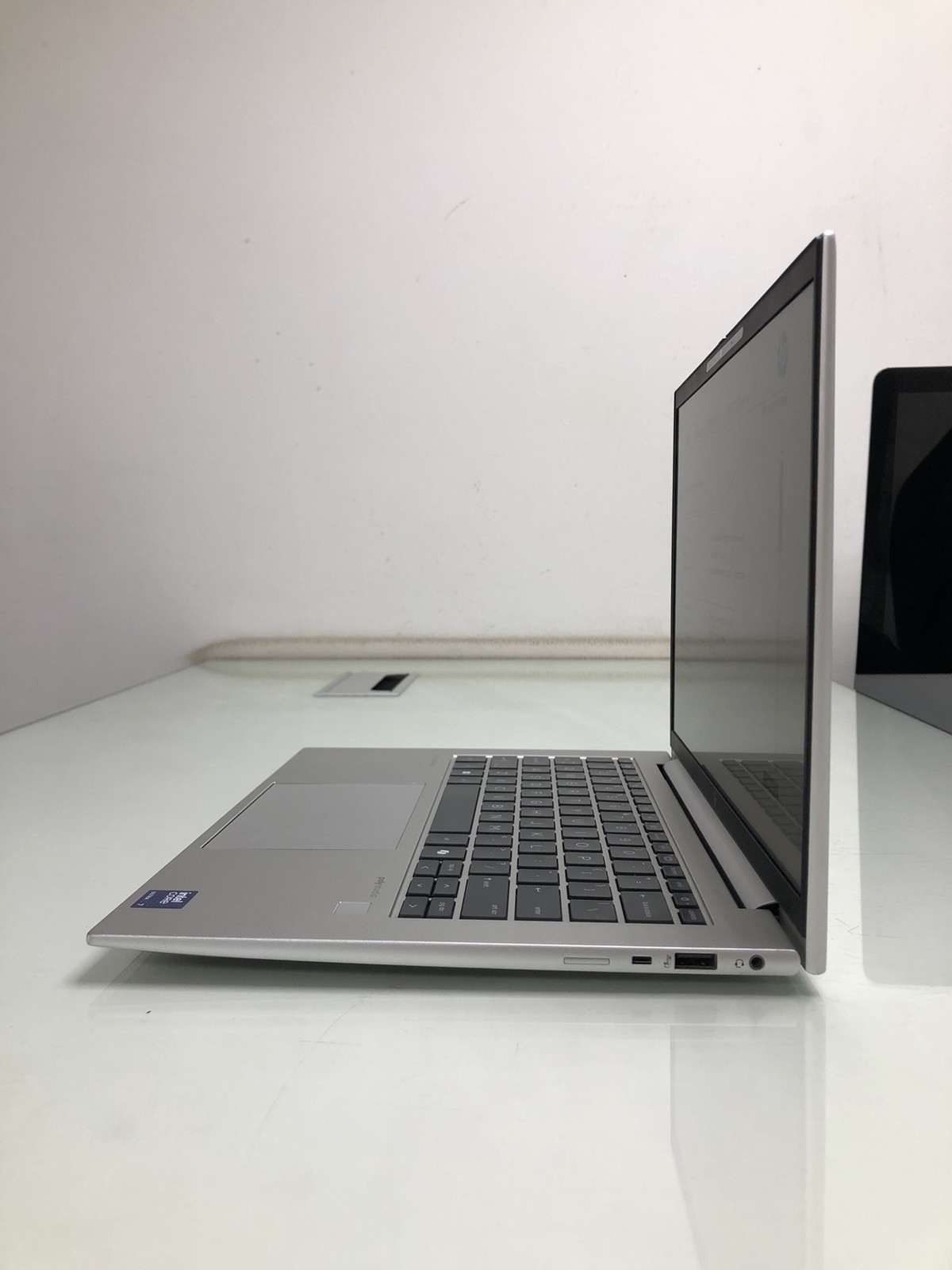 HP EliteBook 840 G11 Ultra 7 16GB RAM 512GB SSD Touchscreen IR Camera Win 11 Pro