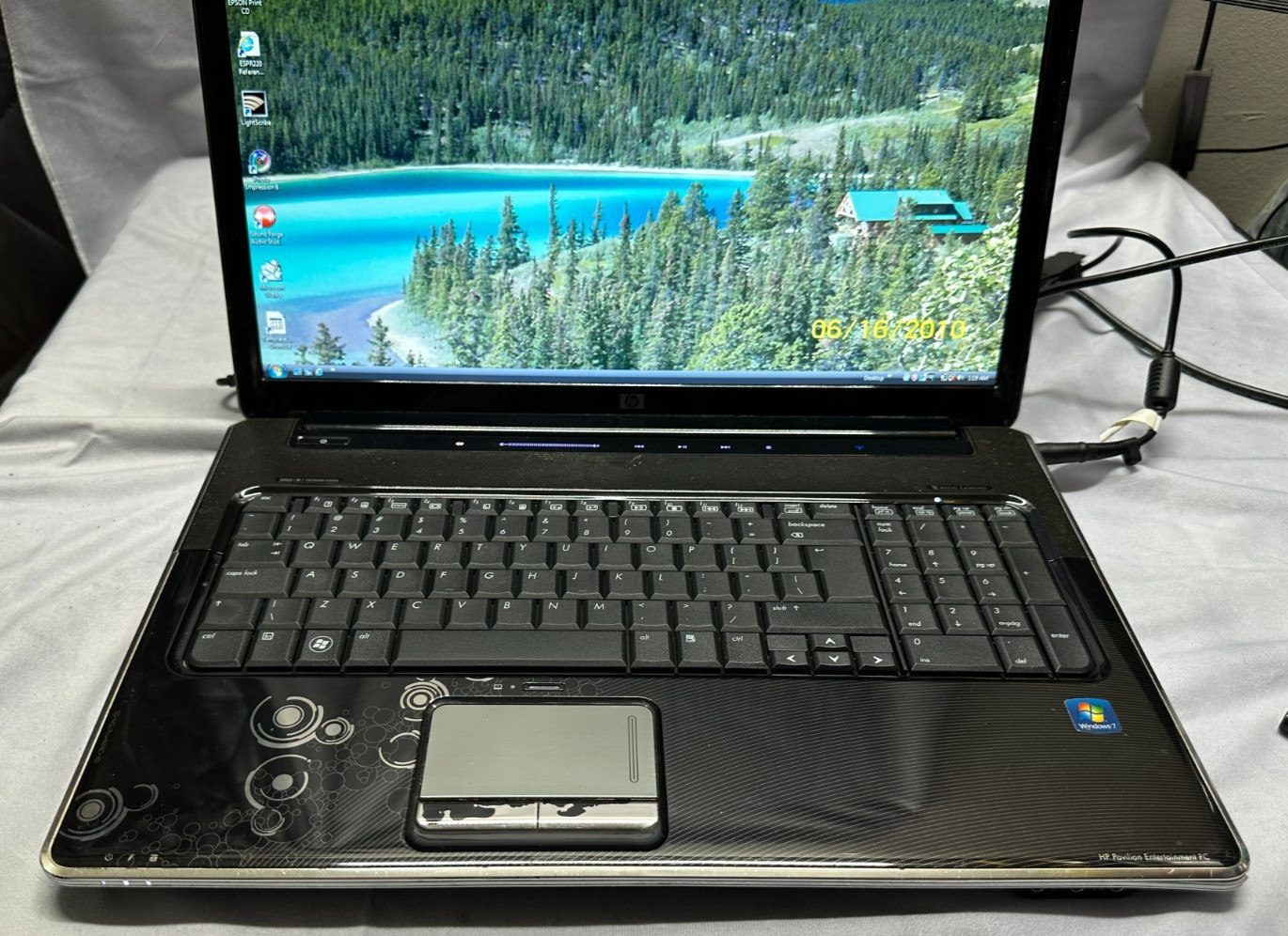 HP PAVILION DV7 Laptop AMD TURION II Ultra Dual-Core M620 2.5 GHz-4GB RAM-USED