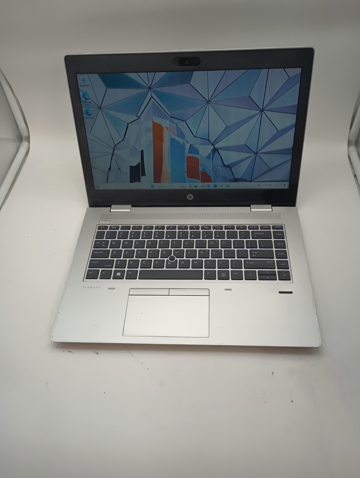 ProBook 645 G4 w/charger.Ryzen 5 Pro(4cores)8GB.256GB SSD.14″.Radeon.Nice!!