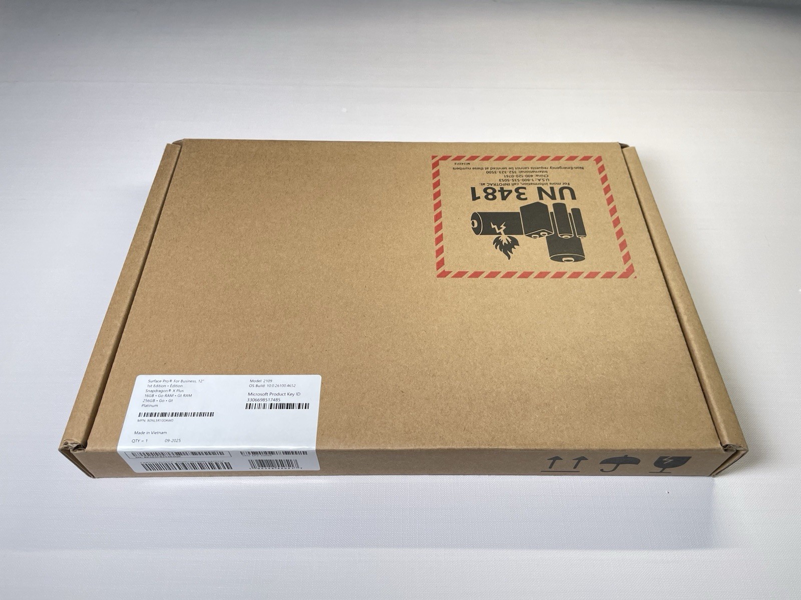 *NEW* Microsoft Surface Pro 12″ Snapdragon X Plus 16GB RAM 256GB Platinum (210)