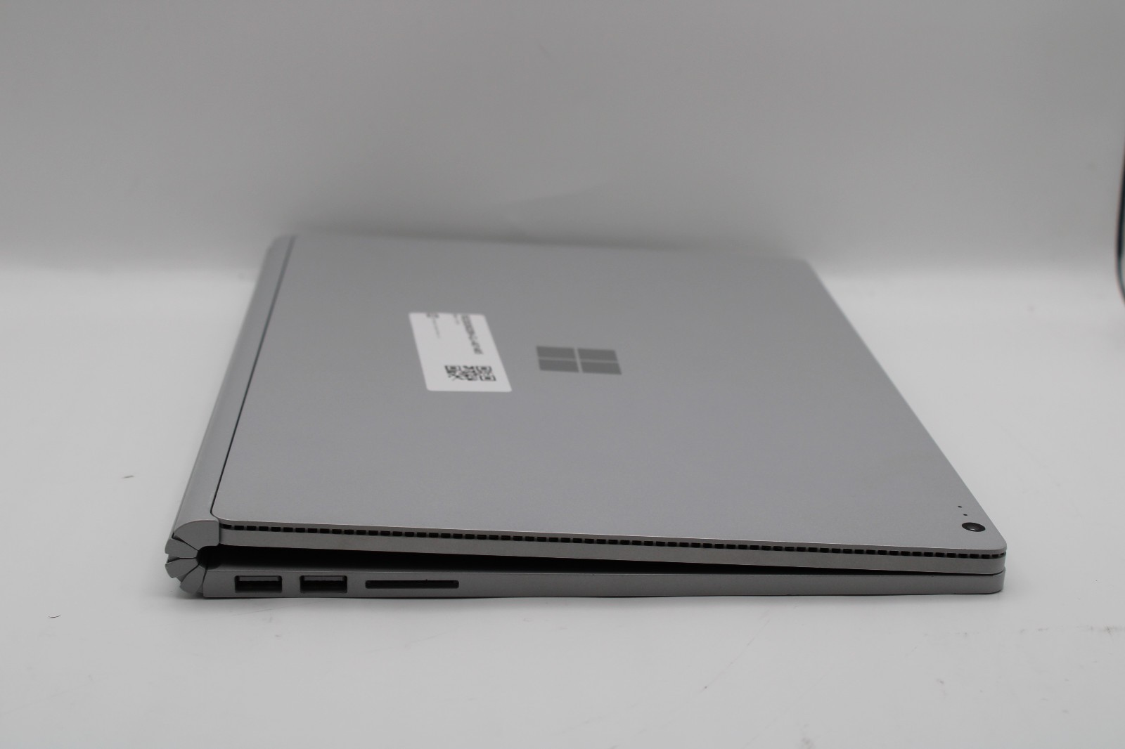 Microsoft Surface Book 13″ i7-6th Gen 8GB RAM 256GB SSD GTX 965M No OS *PARTS