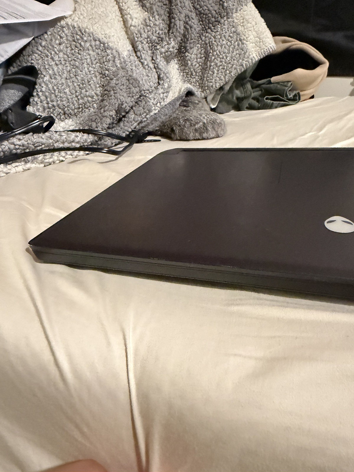 Alienware m17 R5 Gaming Laptop – RTX 3060 – Ryzen 7 – 24GB RAM – 1TB SSD