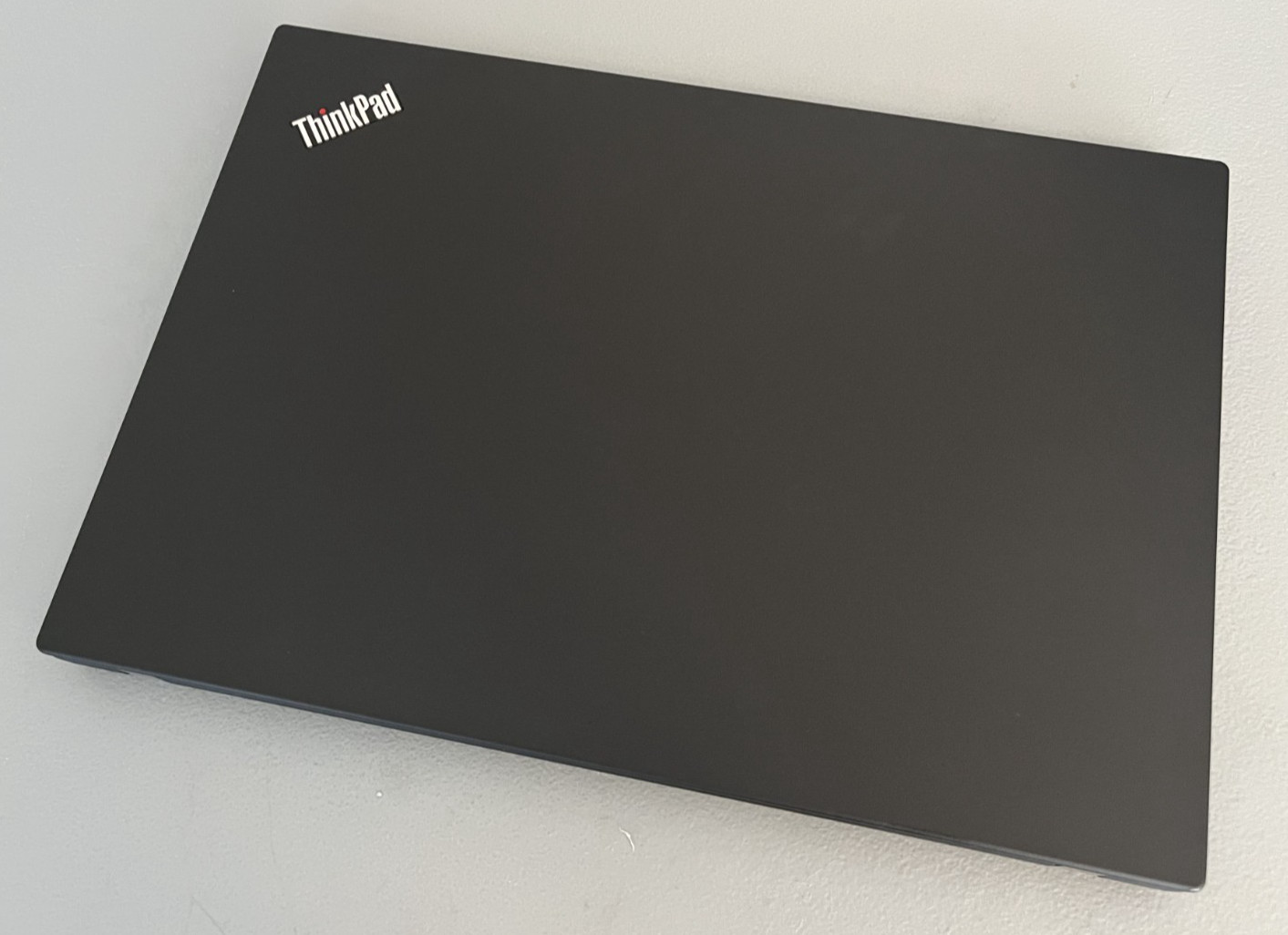 Lenovo ThinkPad P14s Gen 1 Intel i7-10510U 8GB RAM 256GB NVMe macOS 26 Tahoe