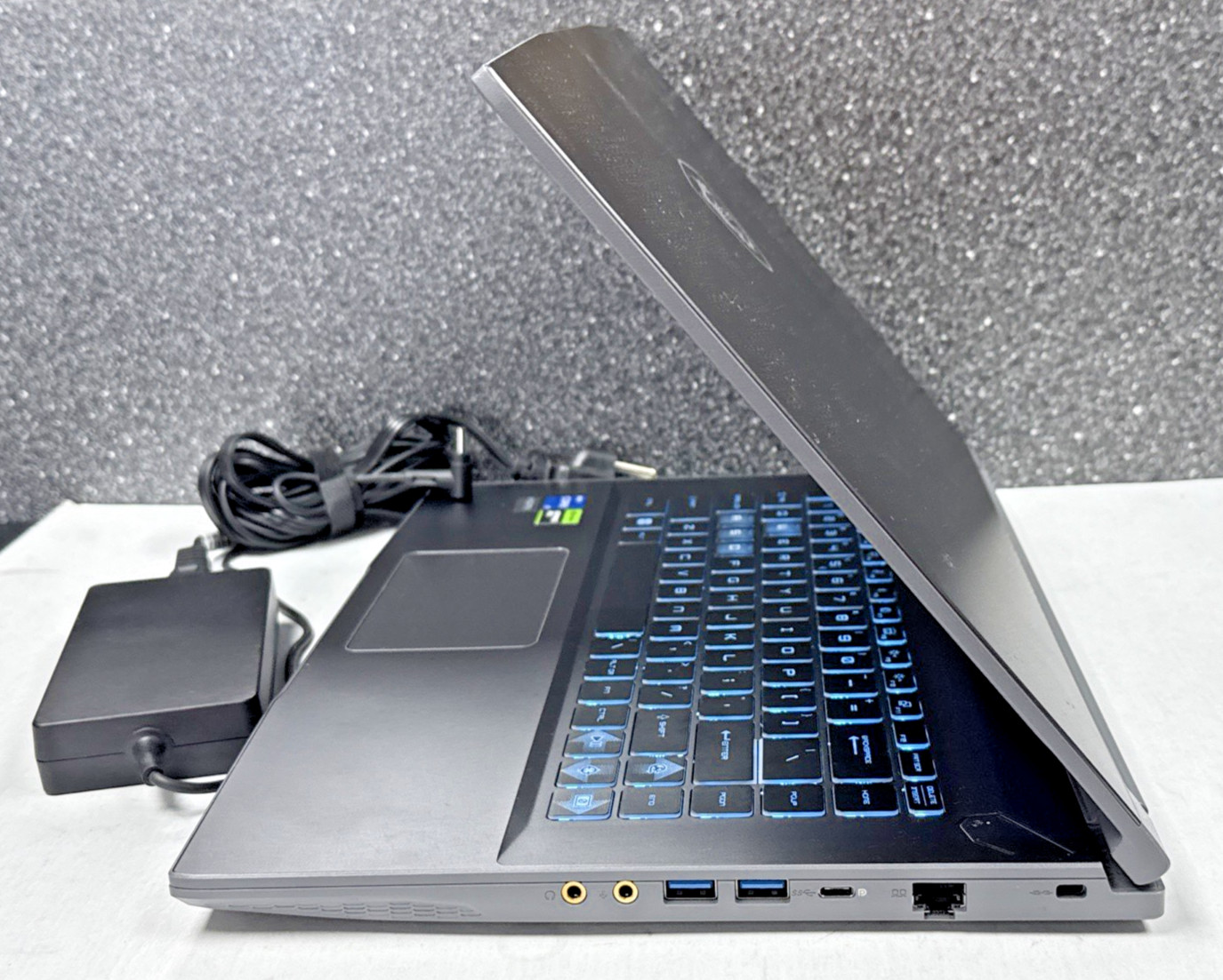 MSI Thin 15 Gaming 15.6″ i5-13420H 2.1GHz 16GB RAM 512GB SSD GeForce RTX 3050