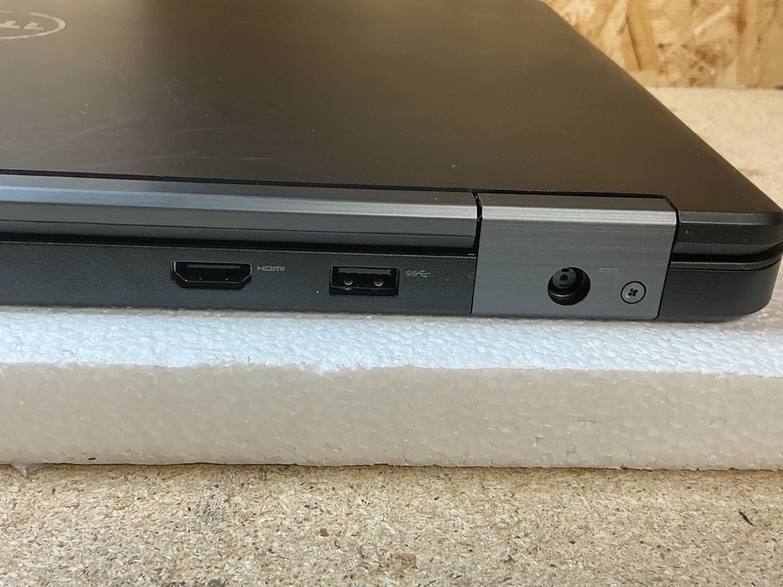 Dell latitude E5550 laptop core i7-5600U 2.60GHz 8GB Ram Windows 10 Pro