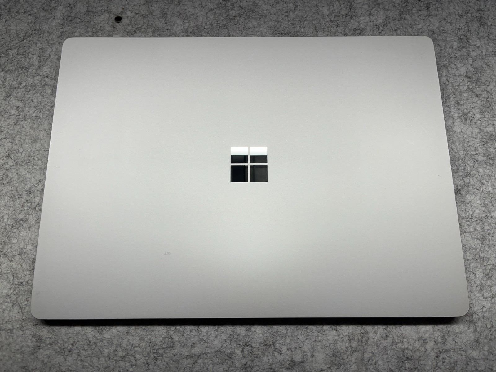 Microsoft Surface Laptop i7-7660U @ 2.5GHz 16GB 512GB SSD Touch screen W-11 Pro