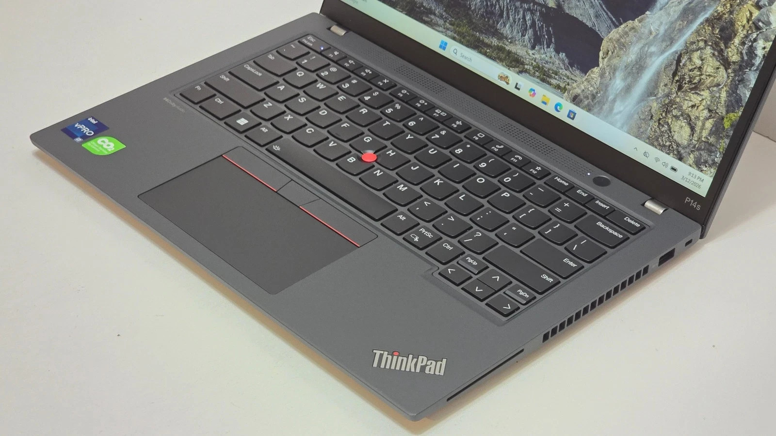 Lenovo ThinkPad P14s Gen 4 14″ 2.8K i7-1370P 64GB 4TB SSD RTX A500 Win11 Pro