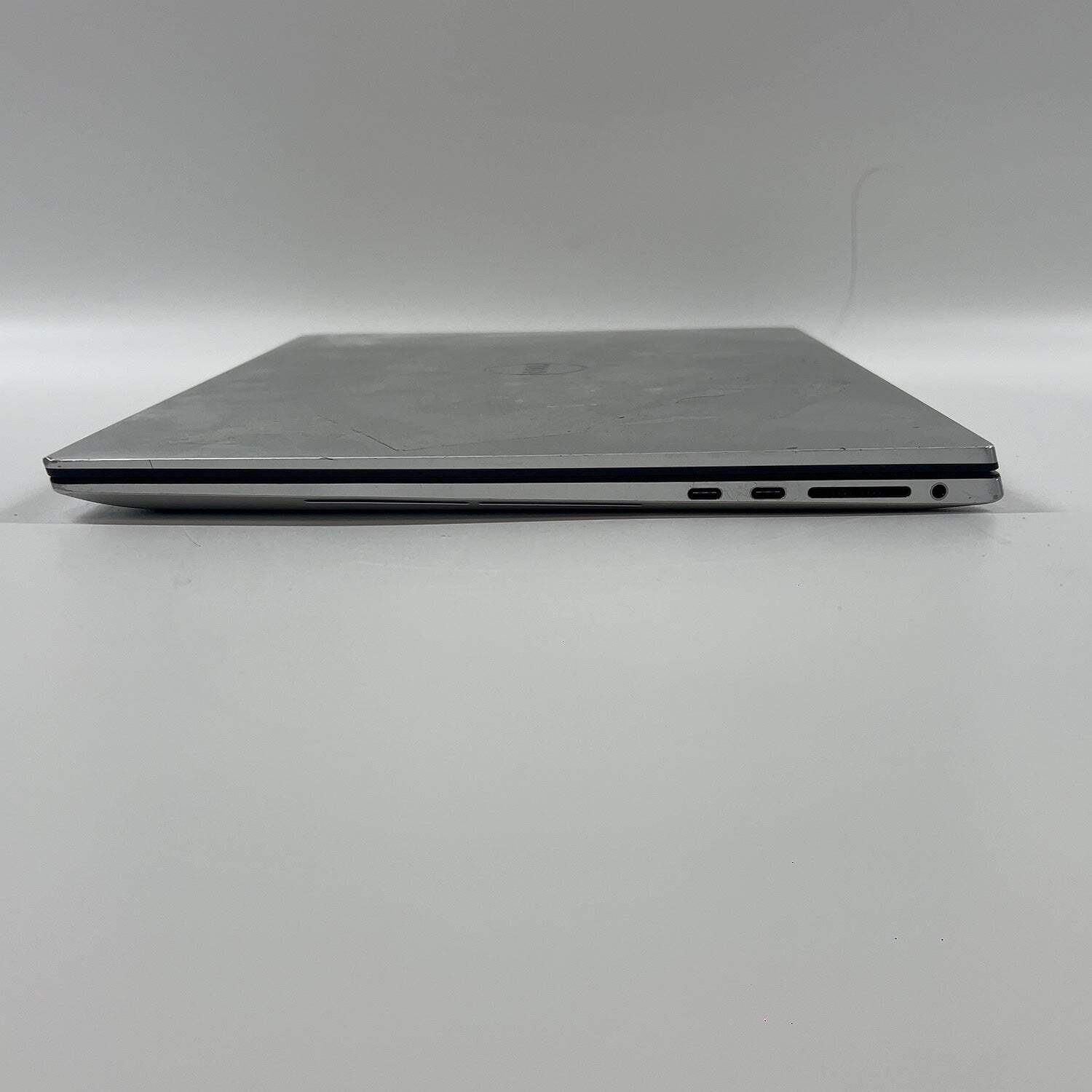 Dell XPS 9700 17.3″ i7-10750H 2.6GHz 16GB RAM 512GB SSD GeForce GTX 1650 Ti