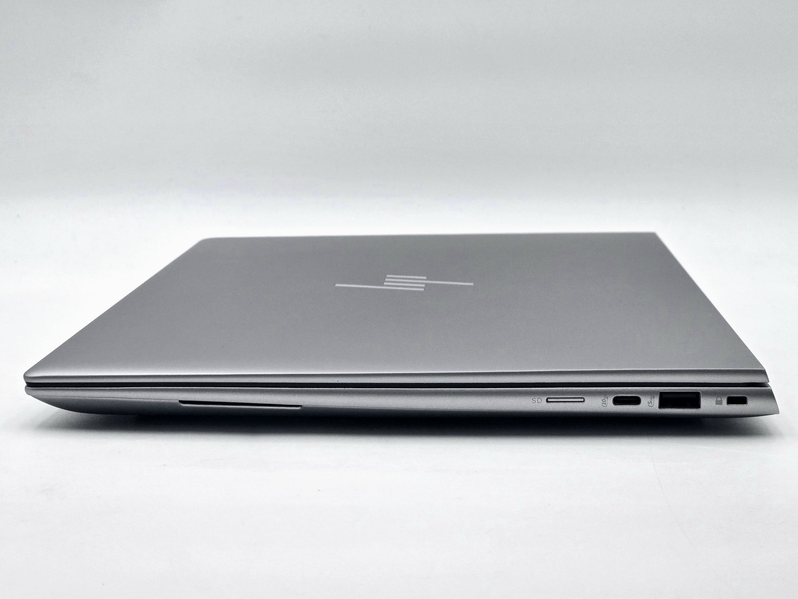 ZBook Studio G11 16″ UHD 4K+ ULTRA 7 165H 512GB 32GB W11P RTX 1000 Ada 120Hz WTY