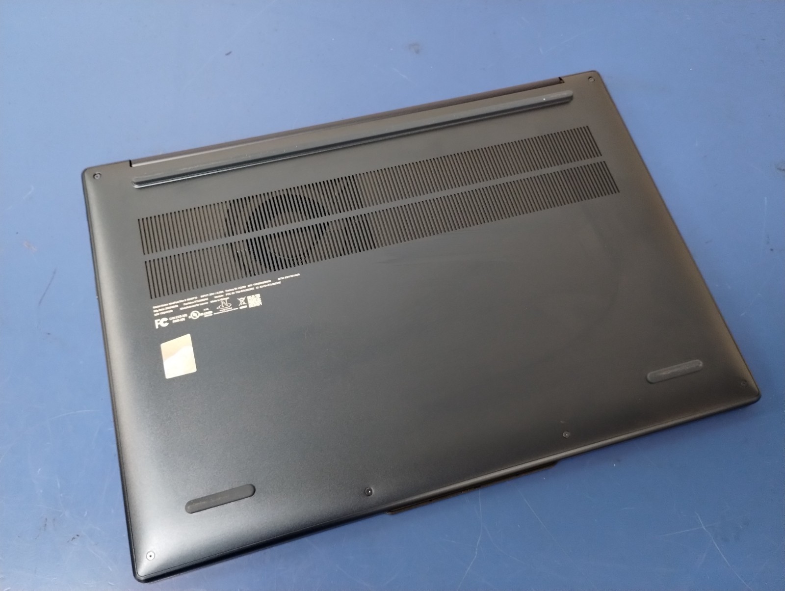 Lenovo IdeaPad 5 2-in-1 16AKP10, AMD Ryzen AI 7 350, 16 GB RAM, 1 TB NVMe SSD