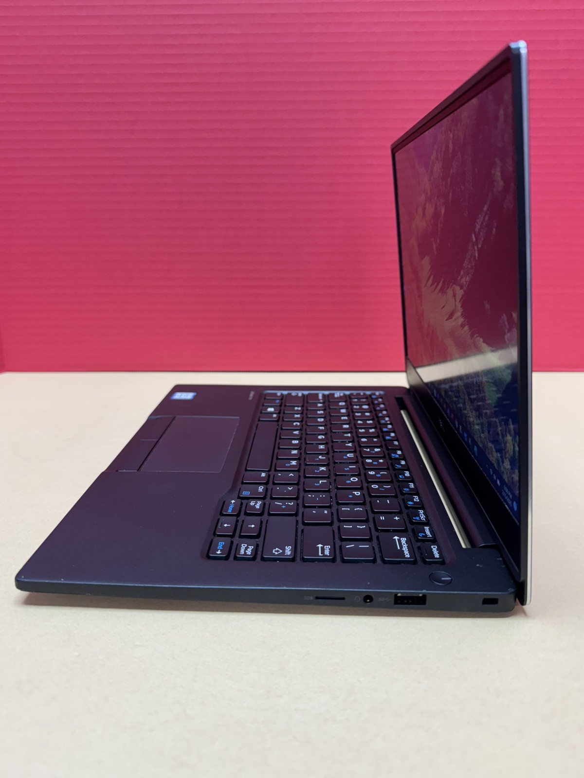 DELL LATITUDE 7370 M7 13” Intel Core M7 1.2GHz 8GB RAM 256GB SSD Windows 11 Pro