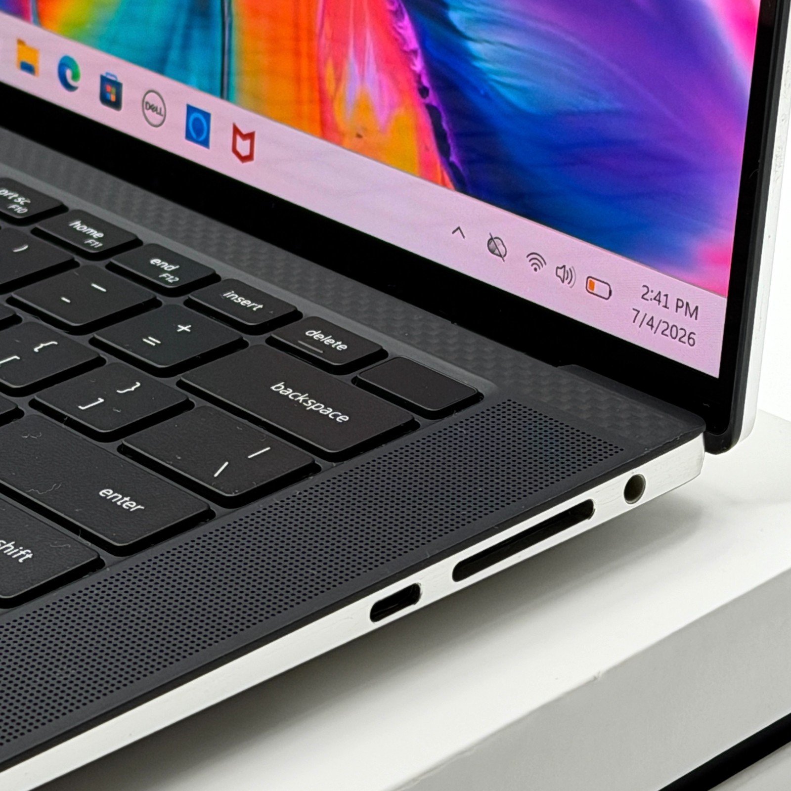 Maxed Out Dell XPS 15 9520 – i9, 64GB RAM, 2TB SSD, 3.5K OLED TOUCH- NEW BATTERY