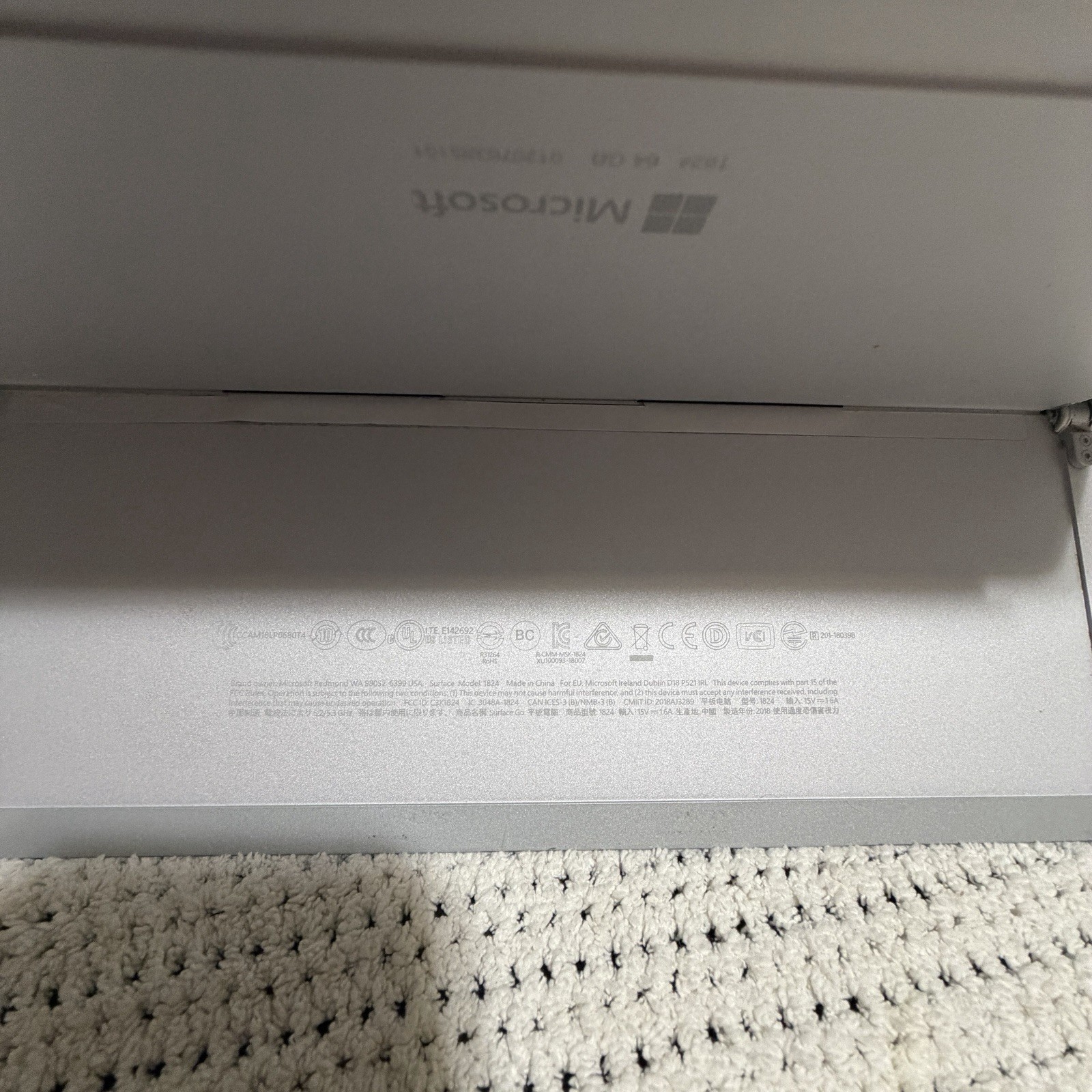 FOR PARTS Microsoft Surface Go Pentium 4415Y x4 1.60GHz 4GB RAM 64GB SSD READ!