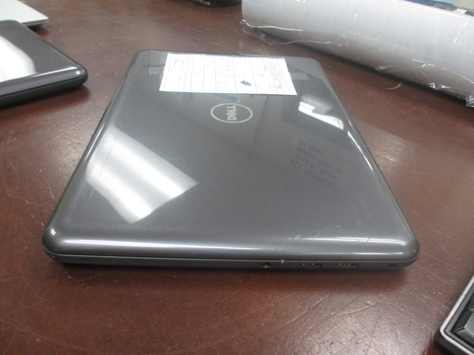 Dell Latitude 3380 2.00GHZ i3-6006U 128GB SSD 4GB Laptop w/ AC , OS [BatteryLow]