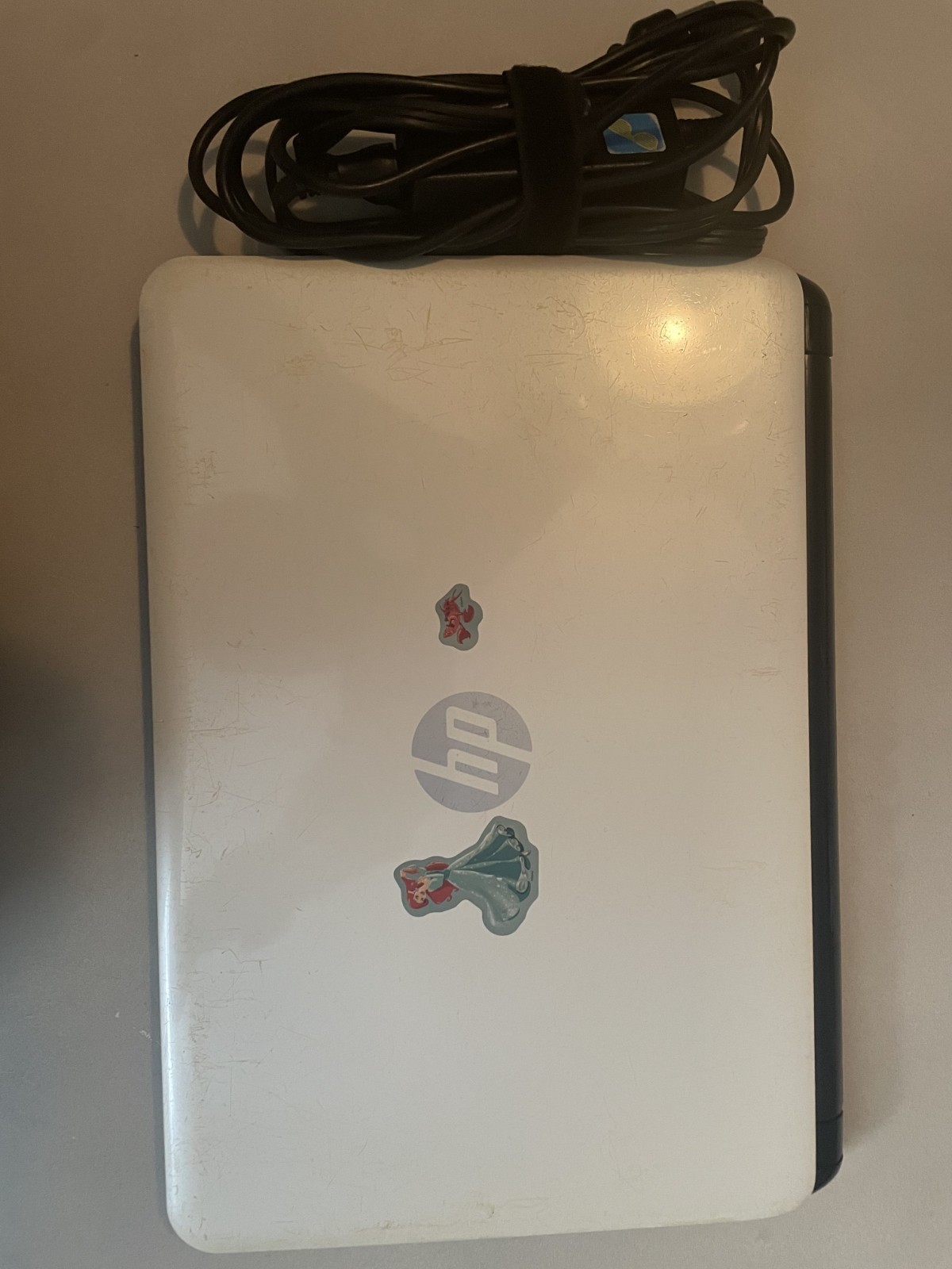 HP Pavilion 14-r016la storage 500GB Memory 4GB white color