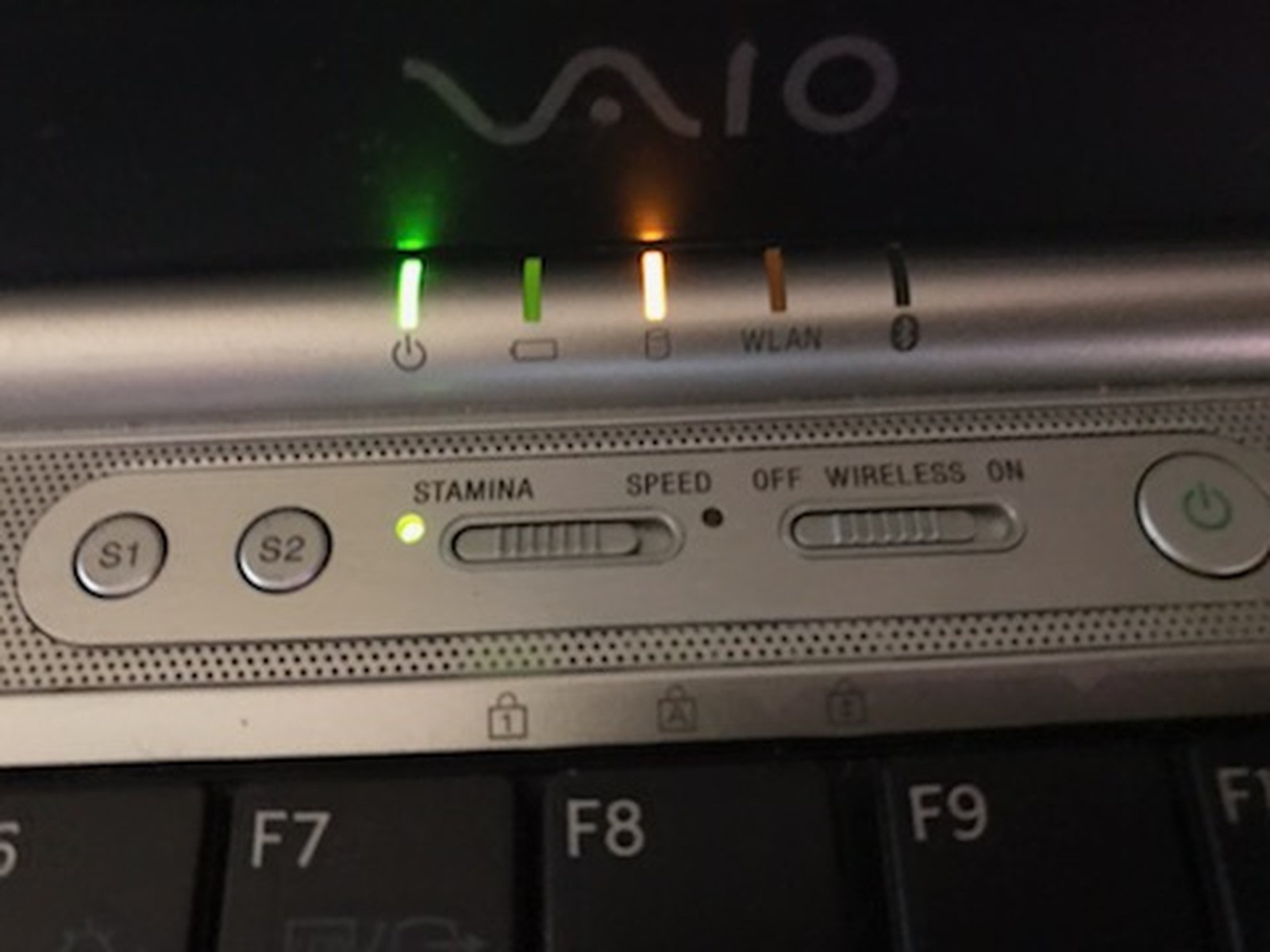 Sony VAIO PCG-6J2L also VGN-SZ120P Laptop Windows XP 2GB Ram 86GB HD Fast