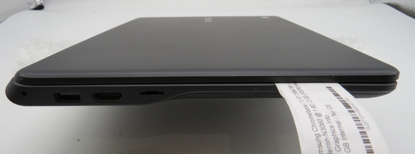 Samsung Chromebook-11.6″-Celeron-N3060@1.6GHz-2GB RAM-16GB internal-NO OS