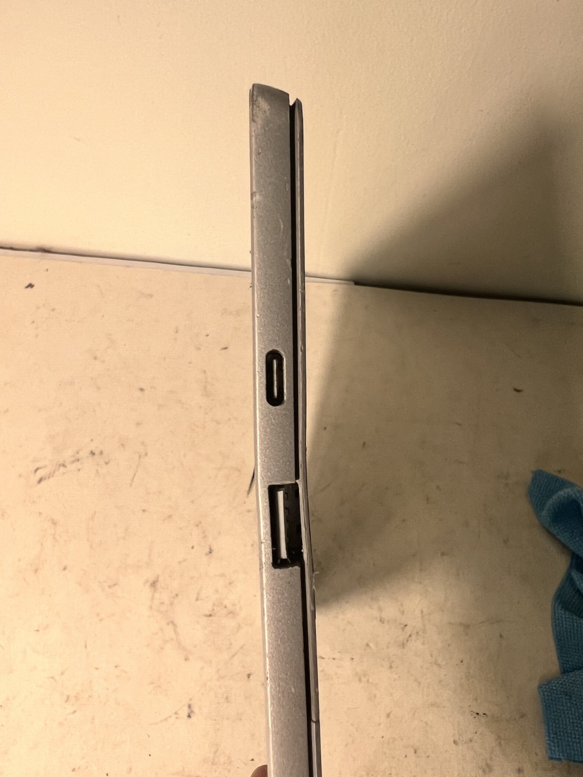 Microsoft Surface Pro 7 1866 12″ i5 1.1GHz 8GB 128GB No Screen For Repair *READ*