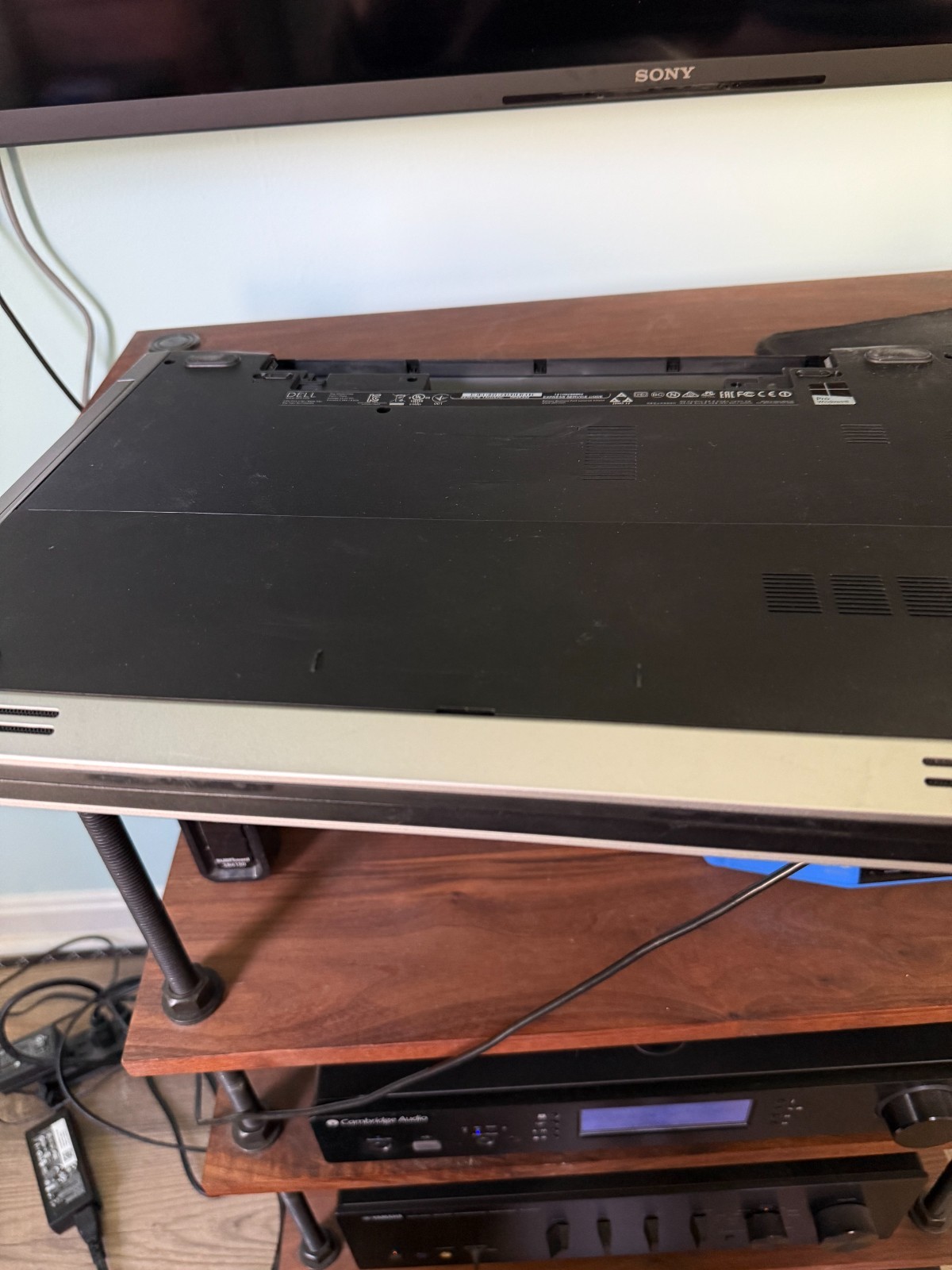 Dell Inspiron 5748 Laptop i3-4030u 1.9GHz 17″ Barebones.