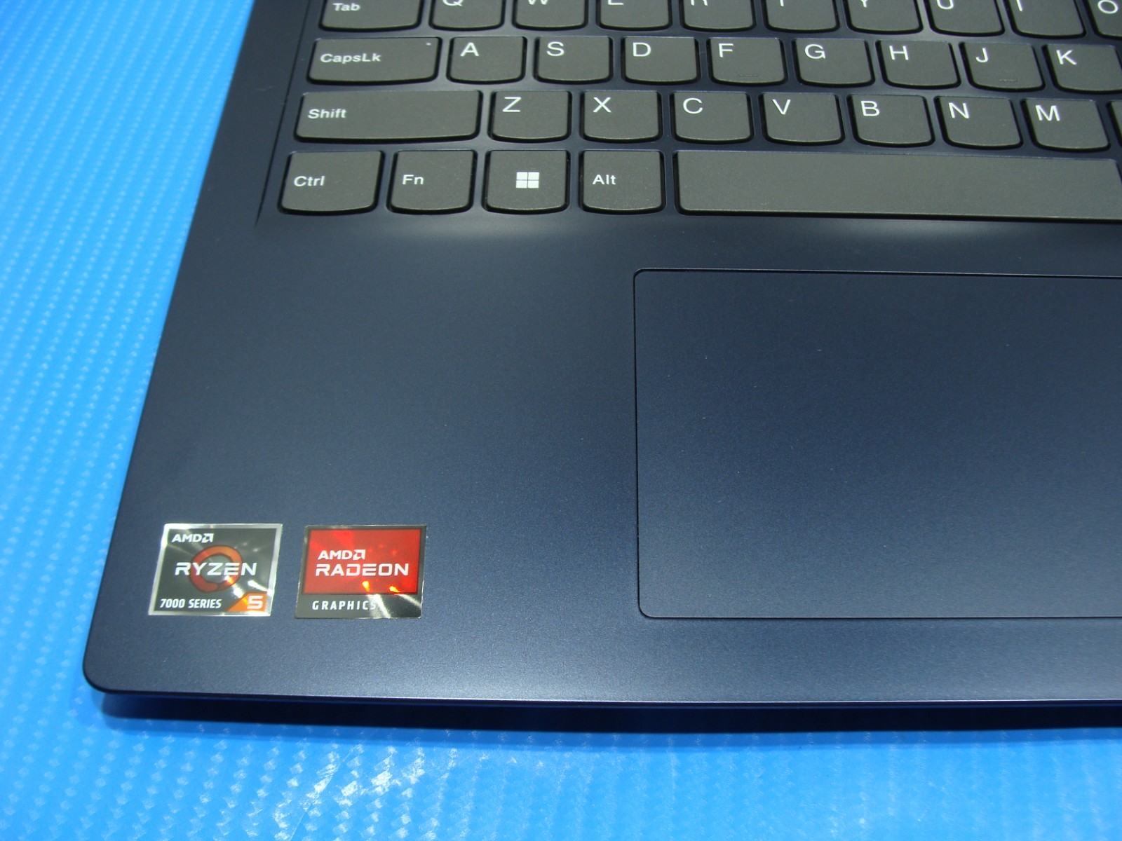 Lenovo IdeaPad 1 15AMN7 15.6″ FHD TOUCH Ryzen 5 7520U 2.8Ghz 8GB 256GB Win11Home