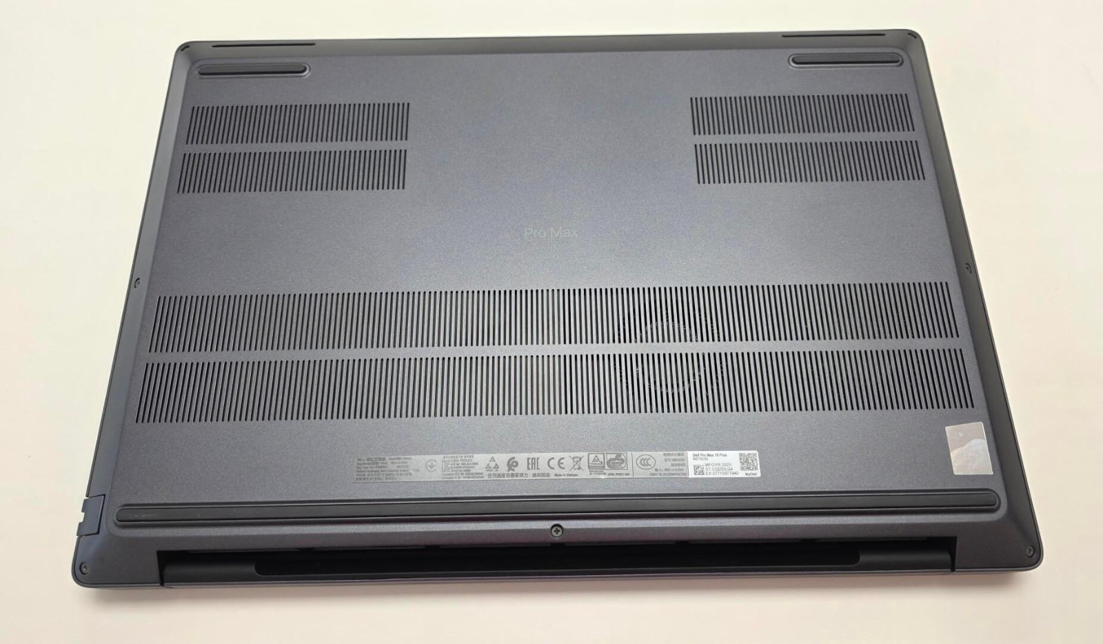 Dell Pro Max Plus MB18250 18 Mobile Workstation – Intel Core Ultra 9 285HX