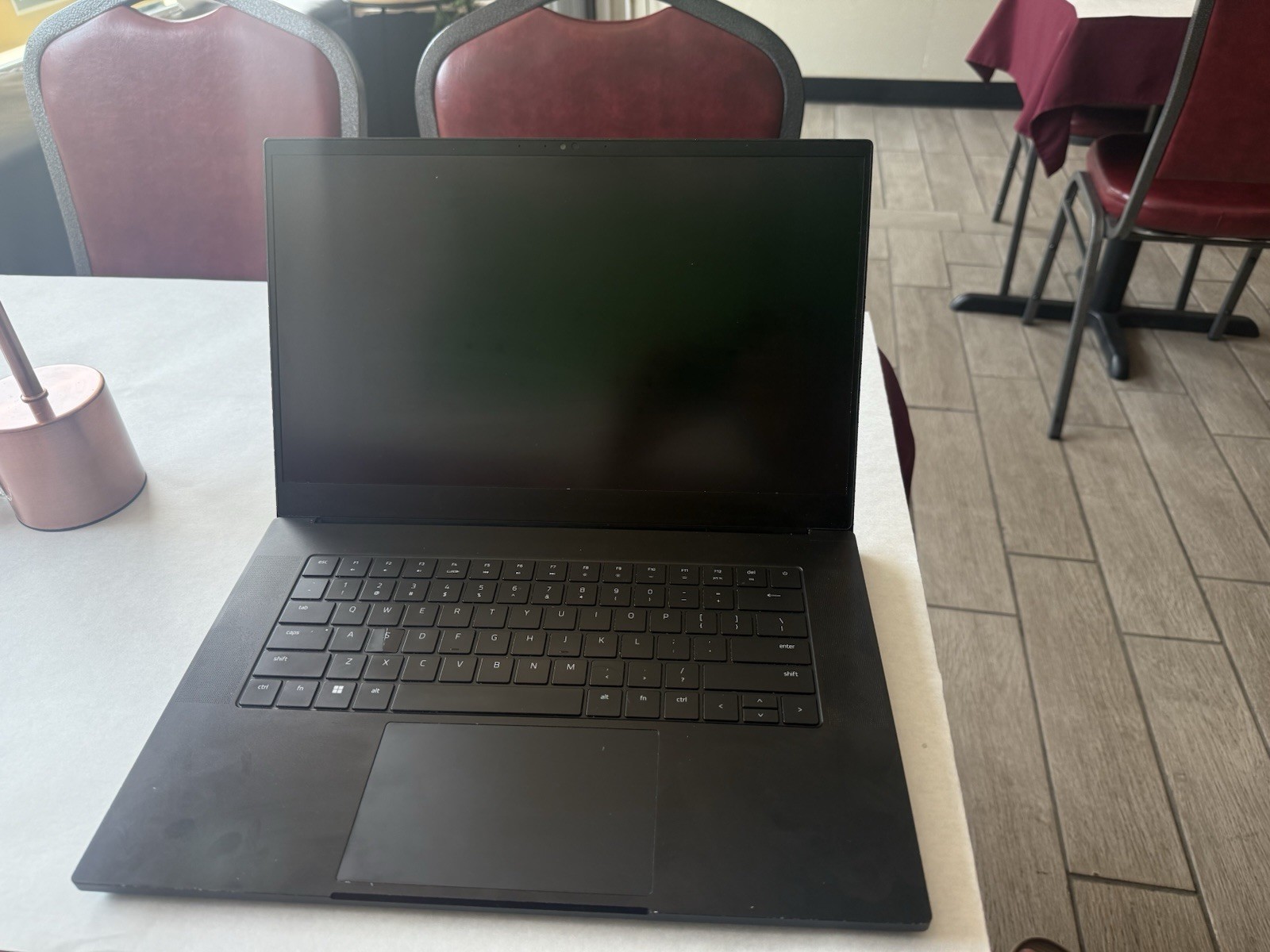 Razer Blade 15 Advanced 2022 I-7 12800h, RTX 3070 Ti, 16GB DDR5 Ram 1 TB ssd.