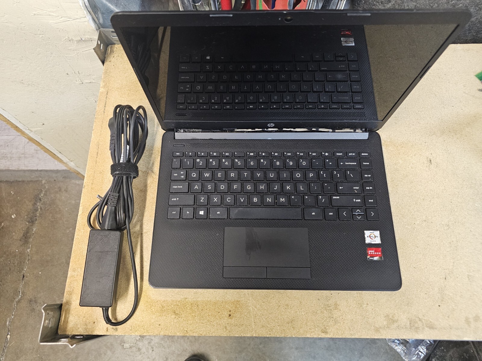 Thin School HP Laptop 14-dk1013dx 14″ AMD 3050U Radeon 4GB 128GB SSD Win10 S mod