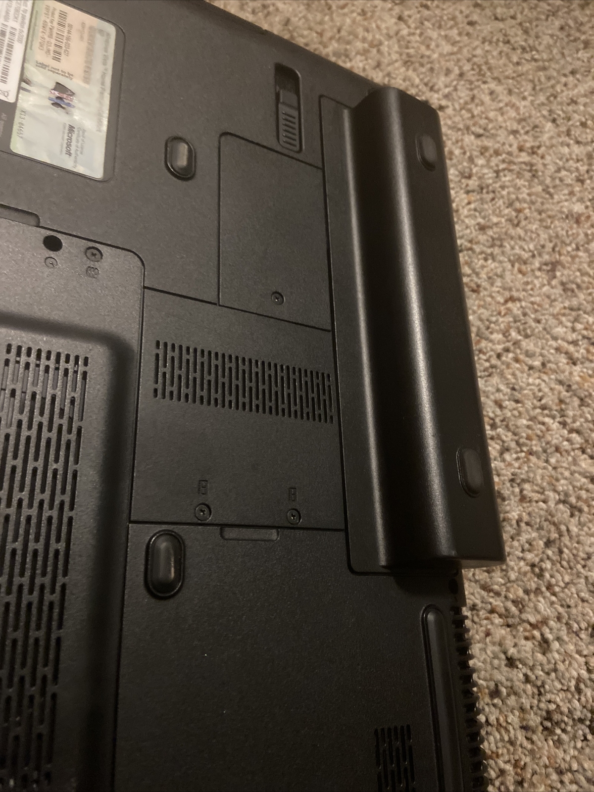 HP Pavilion Widescreen Entertainment PC dv2000 Laptop – UNTESTED – Nice