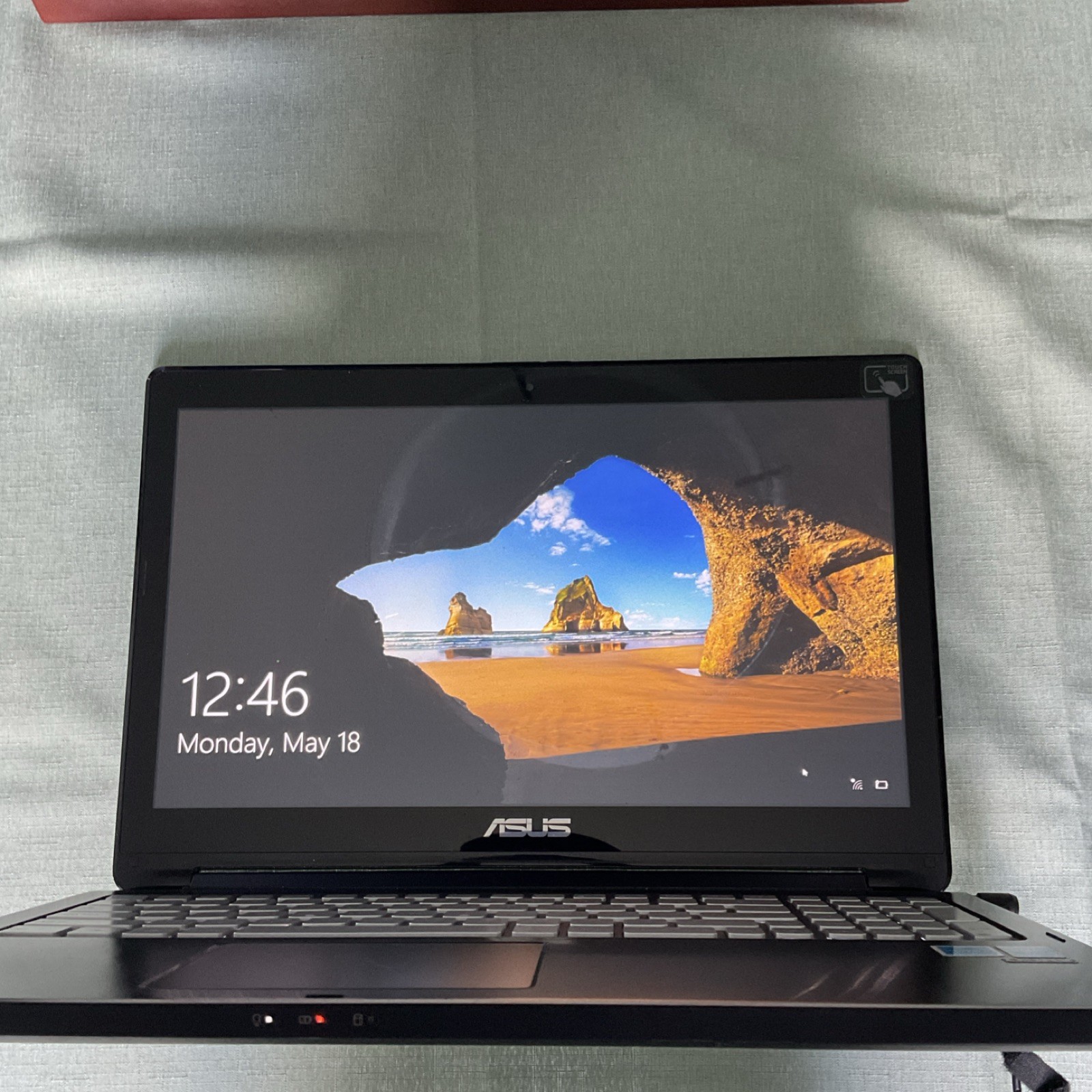 ASUS Q502L 15.6″ Intel Core i5 8GB Windows Black ( turns on, forgot password)
