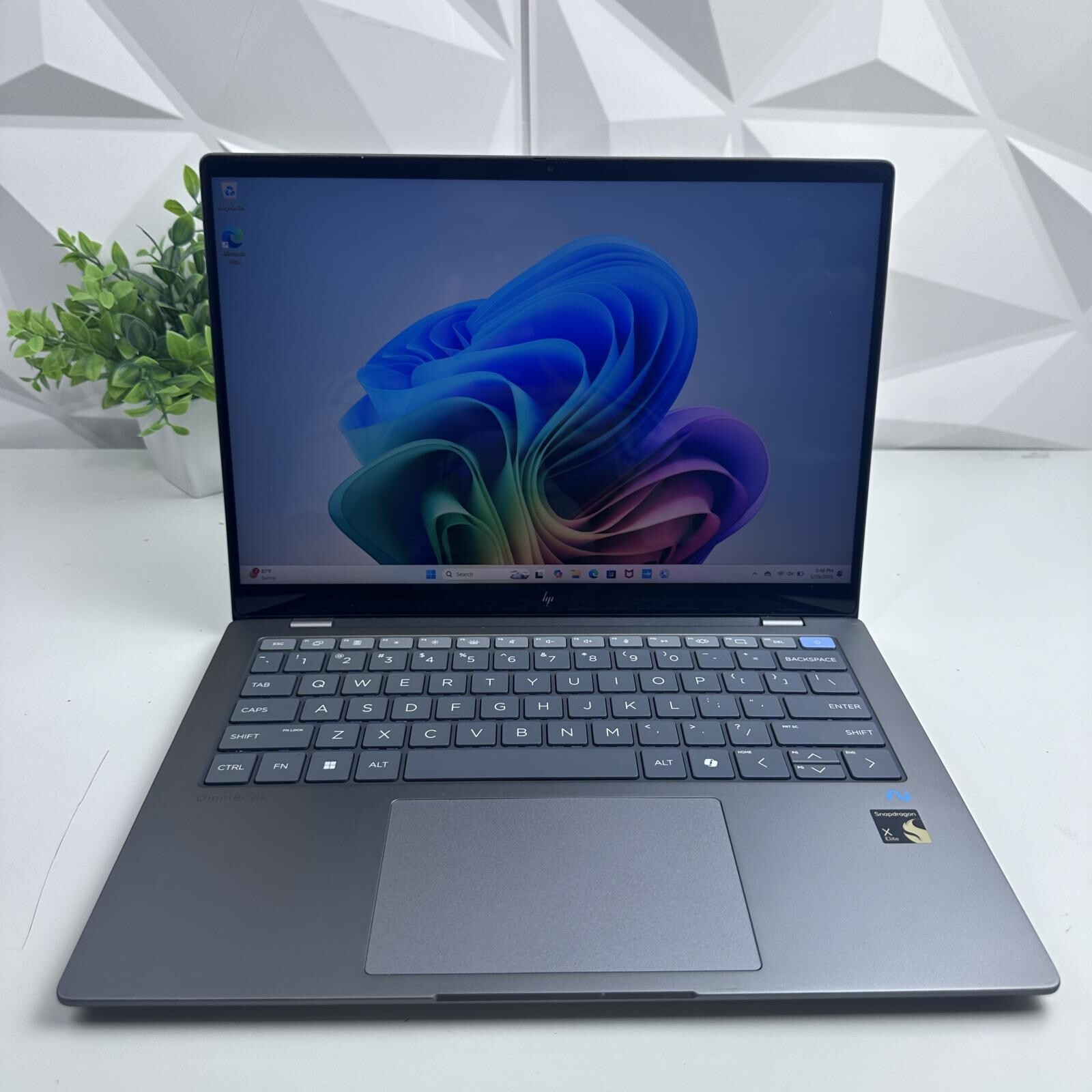 HP – OmniBook X Copilot+ PC 14″ 2.2K Touch Laptop, Snapdragon X Elite, 16GB, 1TB