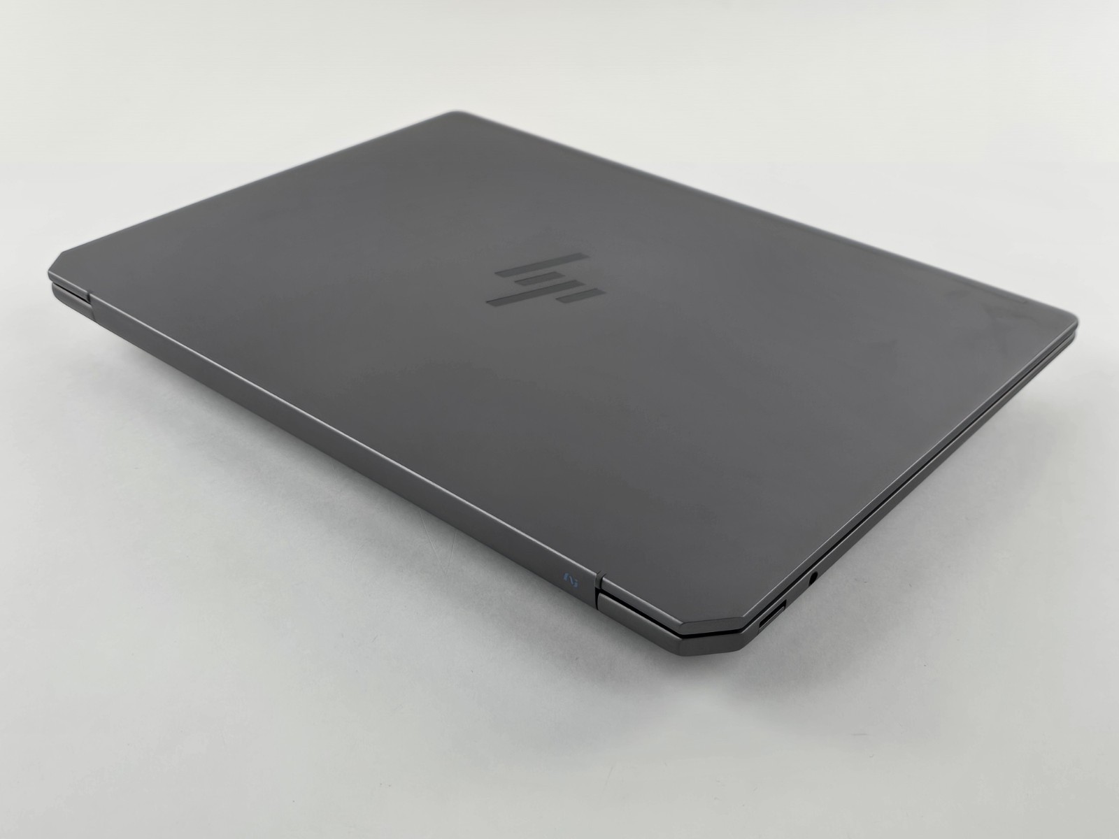 HP OmniBook Ultra 14″ 2.2K Touch, AMD Ryzen AI 9 365, 32GB RAM, 1TB SSD – Good