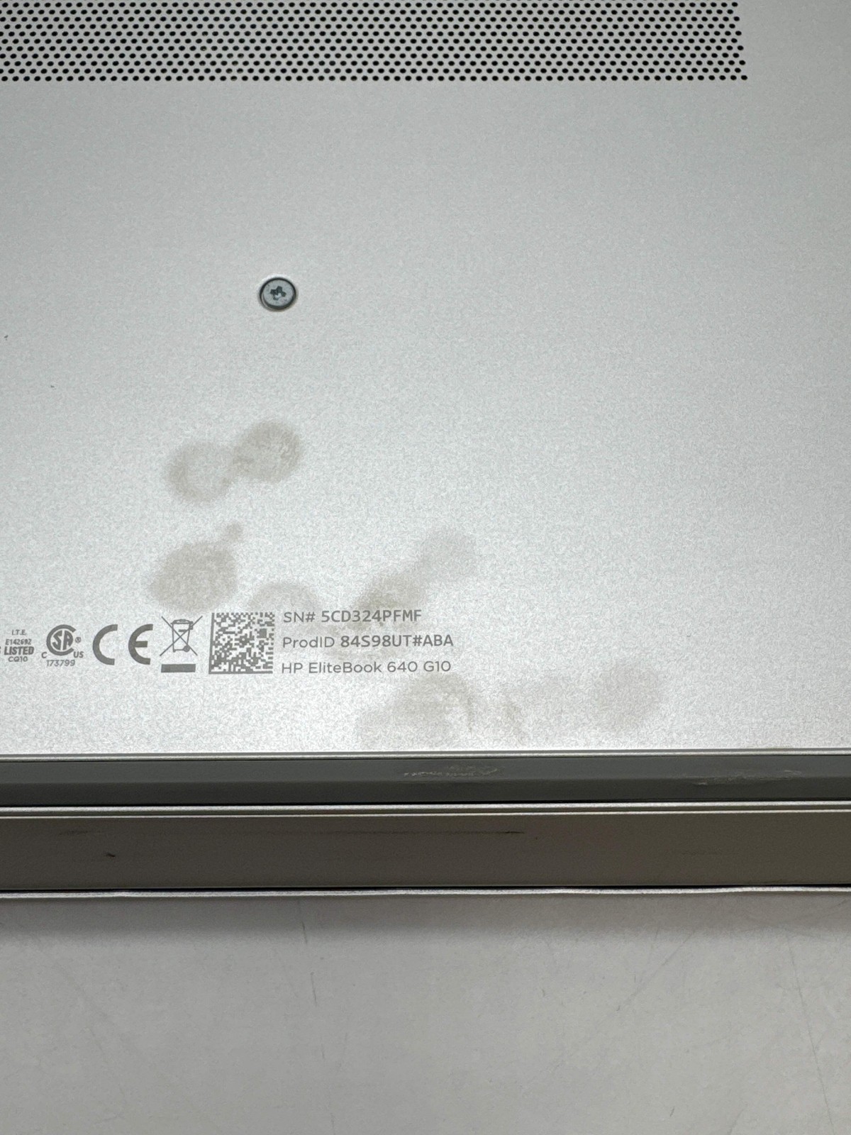 HP EliteBook 640 G10 14.0″ Touch Core i5-1335U 256GB SSD 8GB RAM- Screen Marks