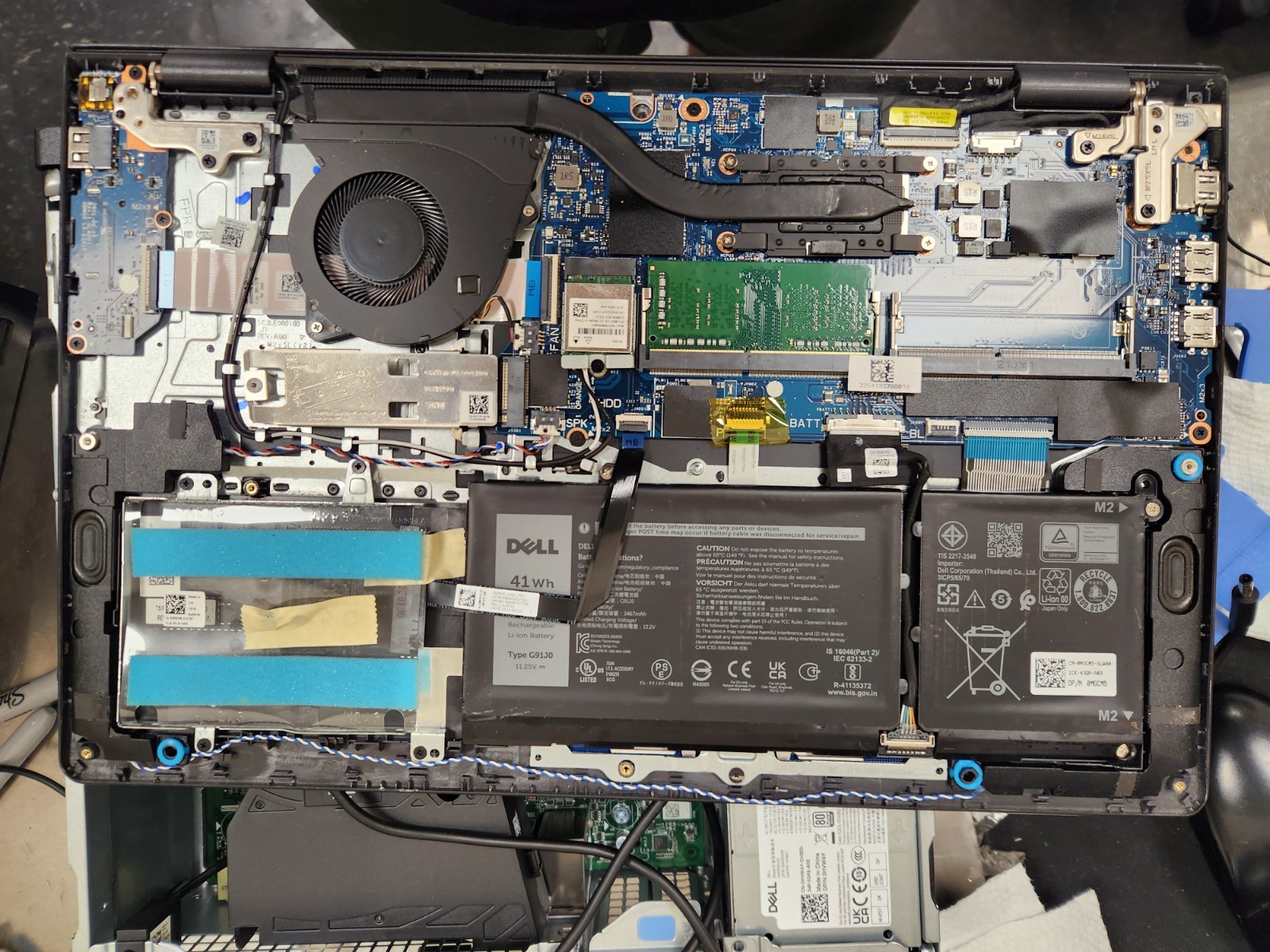 DELL INSPIRON 15 3511 Core i5-1035G1, 4GB RAM Laptop for Repair #0473