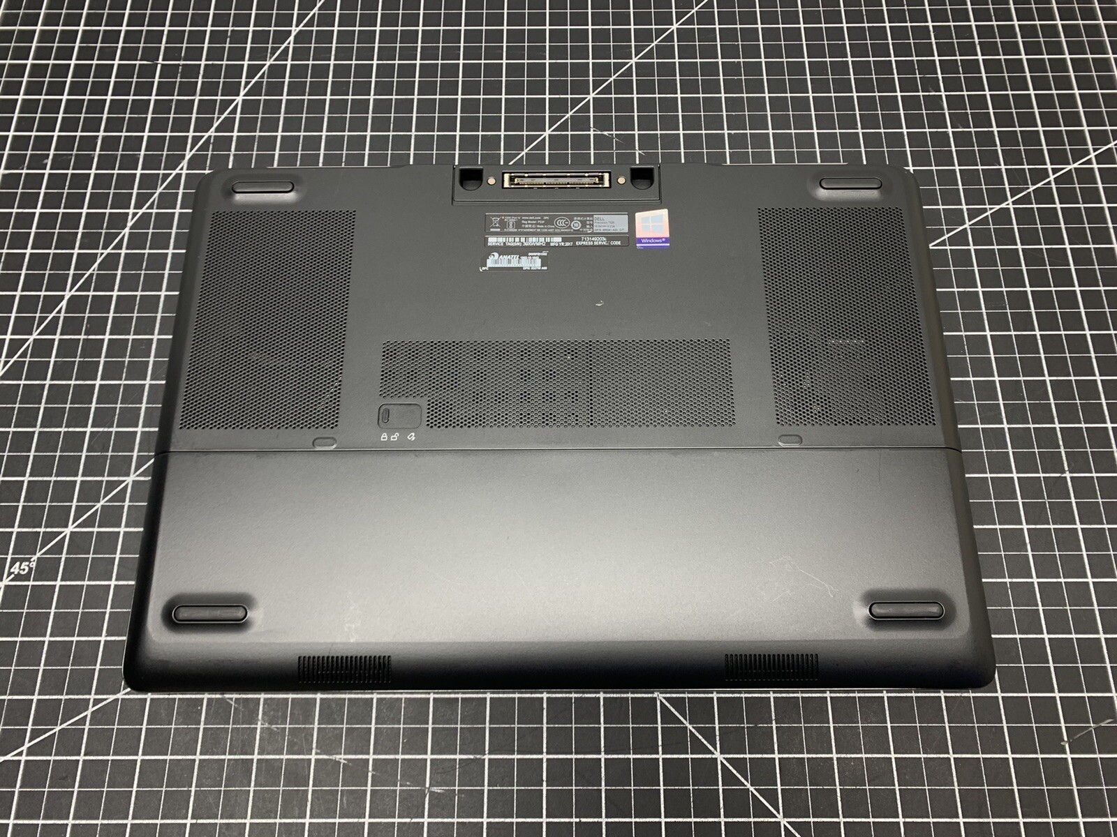 Dell Precision 7520 CORE i7 7th Gen | NO RAM/SSD | DEAD | #T871