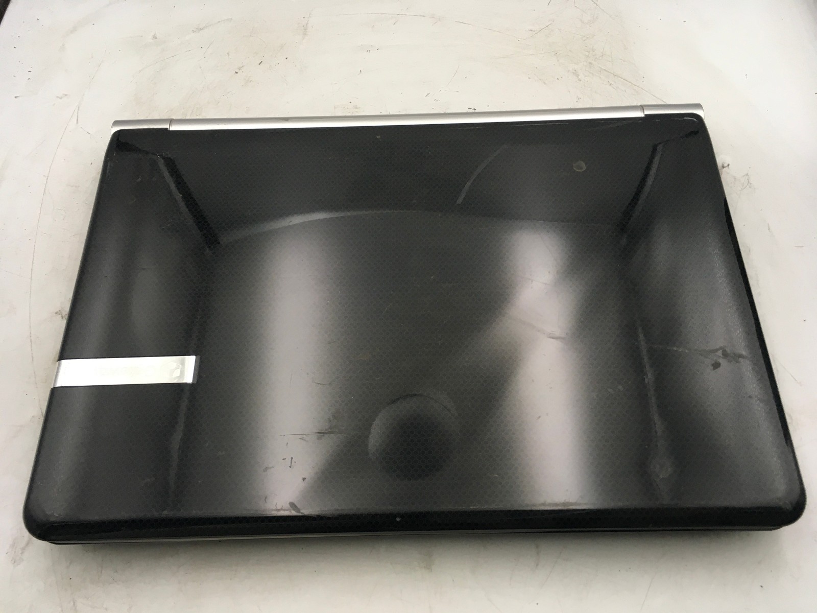GATEWAY Z06 LAPTOP – FOR PARTS/BAD LCD – INTEL i5-11400H – NO RAM – READ – BB