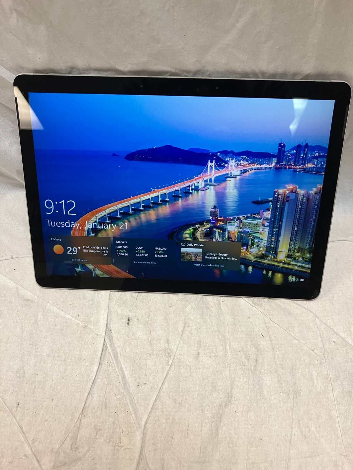 Microsoft Surface Go 2 1901 10.5″ Pentium 4425Y 1.7GHz 4GB 64GB UHD Graphics