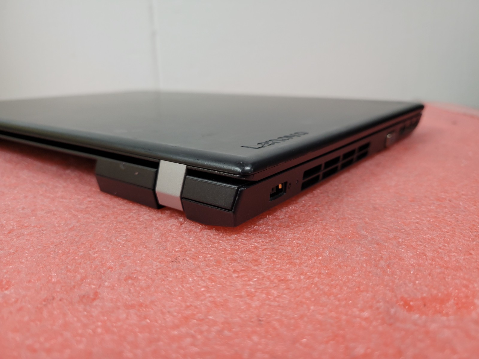 Lenovo ThinkPad E570 i5-7200U 4GB RAM *AS IS/No HDD/No OS/No Battery* | LP482