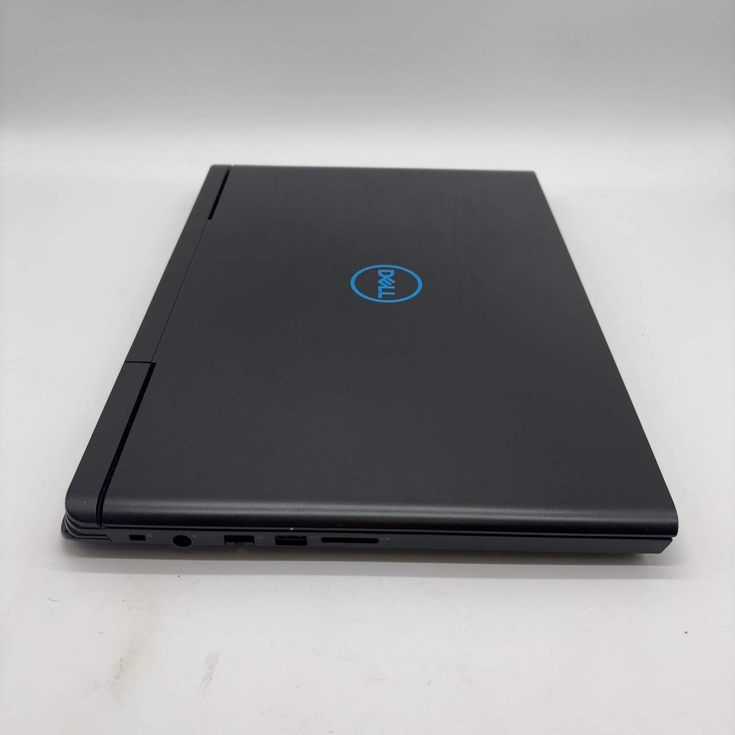 Dell G7 7588 15.6″ i7-8750H 2.2GHz 8GB RAM 256GB SSD GeForce GTX 1060 Max-Q