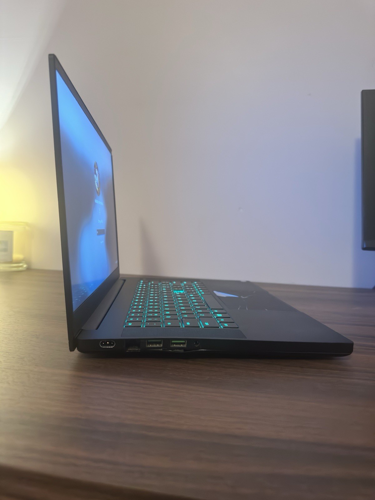 Razer Blade 15 Base 2019 RZ09-03006E92 RTX 2060 Gaming Laptop – Read Description