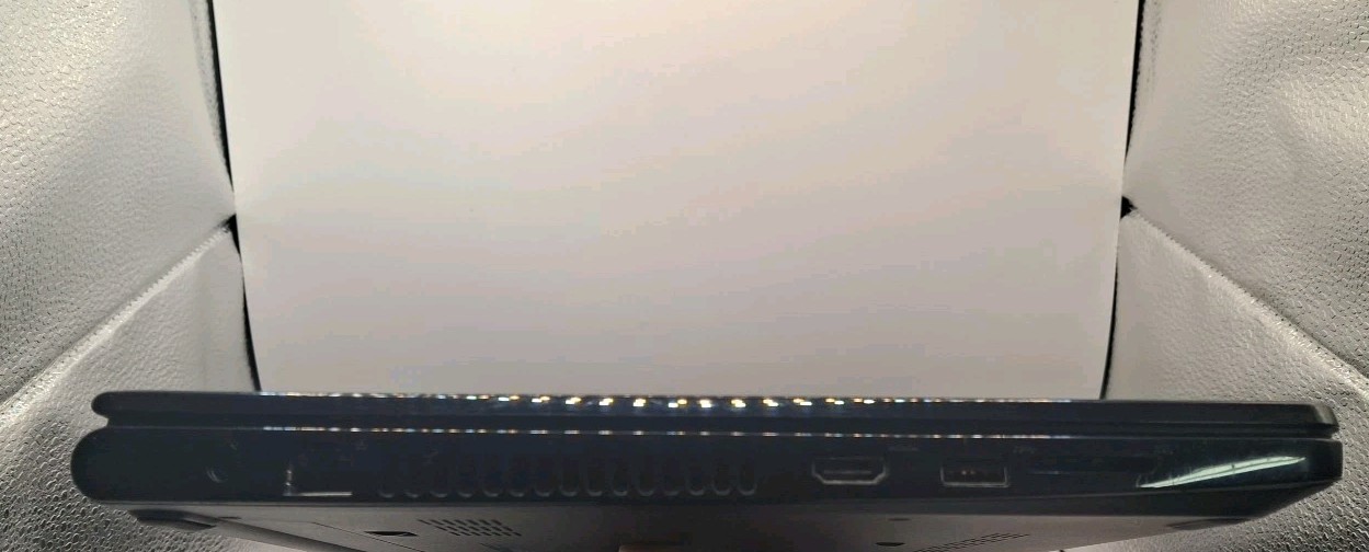 Dell Inspiron 15-5100 15.6″ Laptop Core i3 2.10GHz/6GB RAM/500GB HD/DVD/Win10Pro