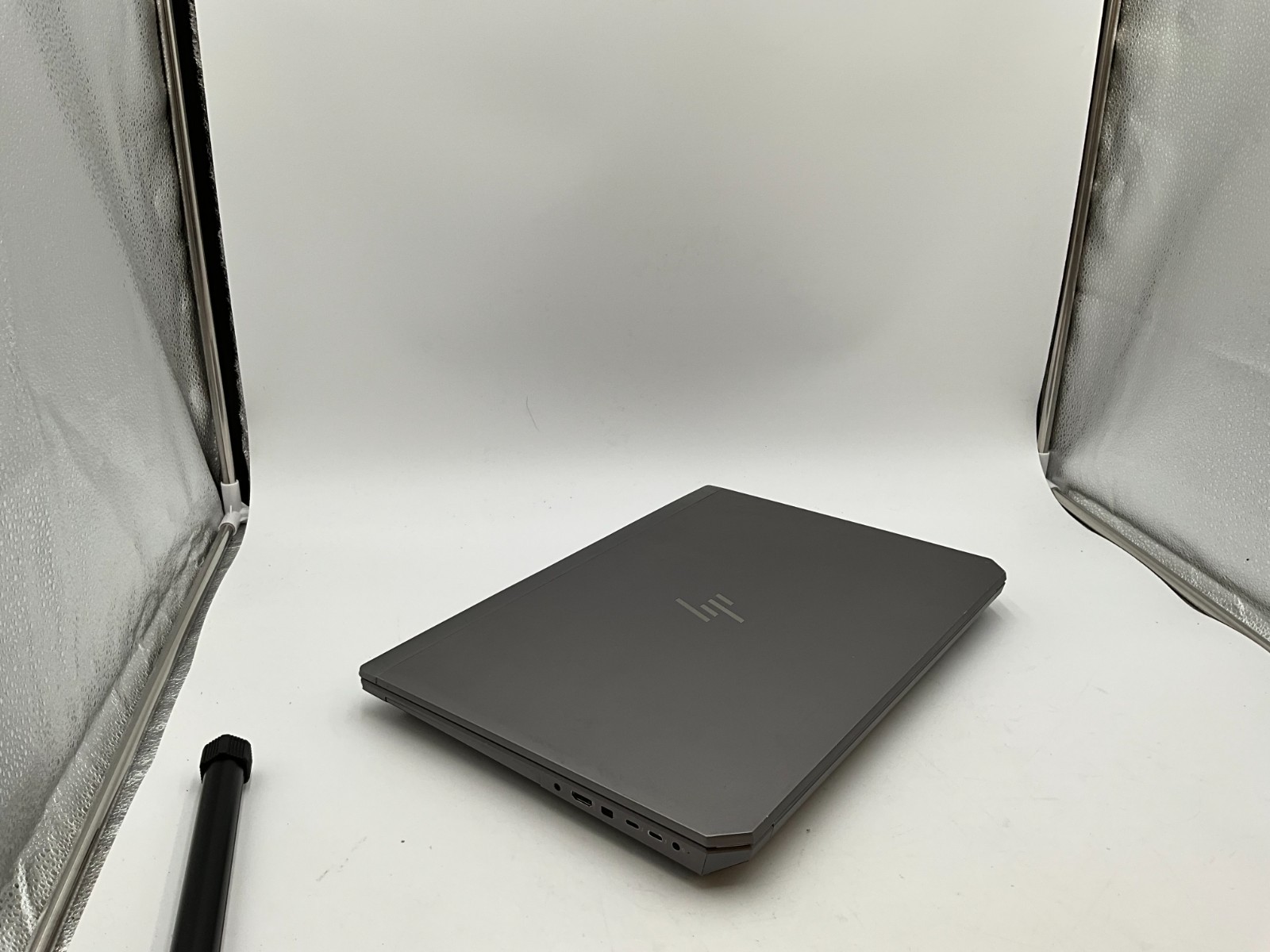 HP ZBook 17 G5 2XD26AV i7-8850H 48gb 512GBx1TB P4200 LAPTOP 5CD8350TQ5