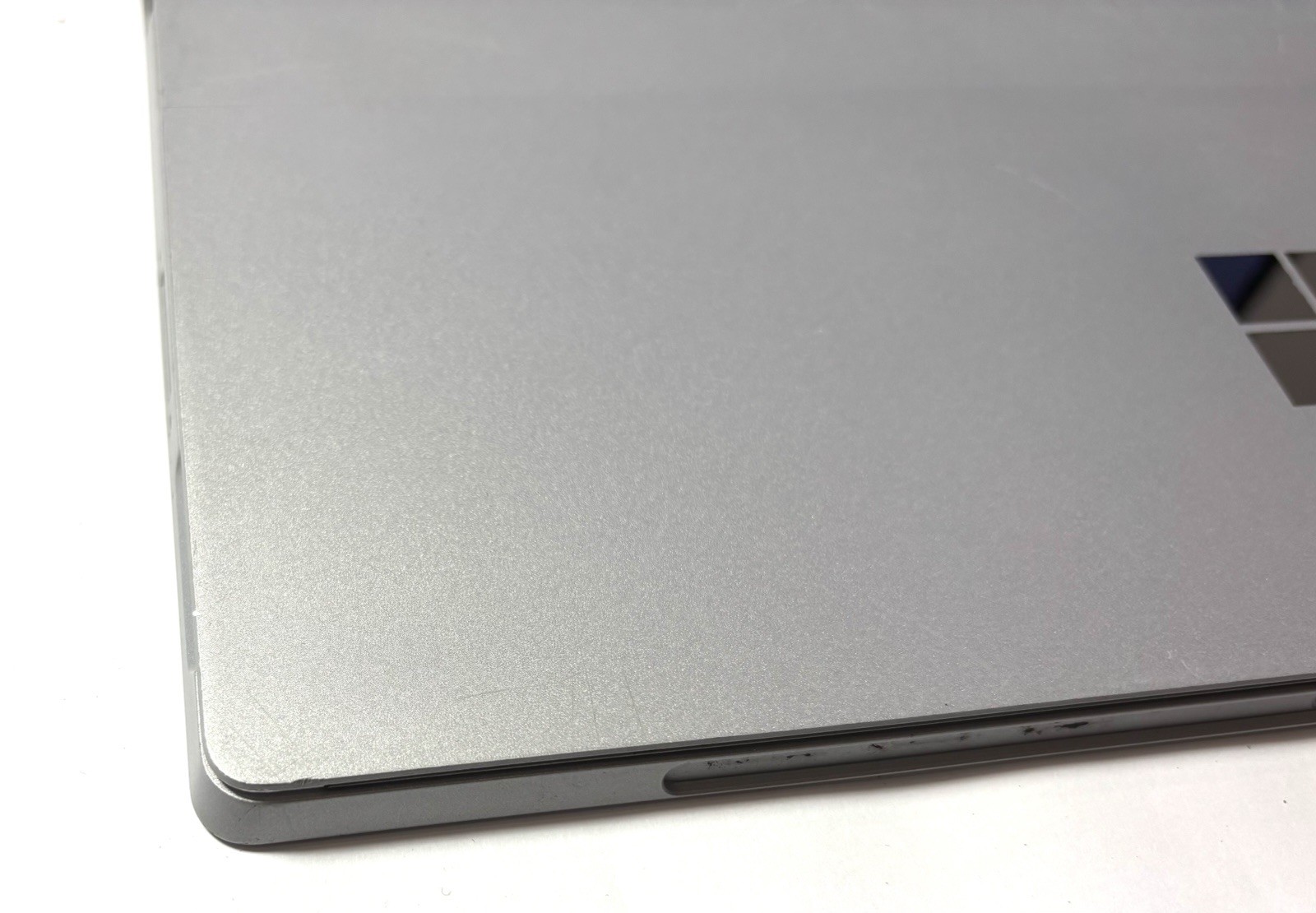 Microsoft Surface Pro 4 1724 i5-6300U 2.40GHz 4GB 128GB Tablet
