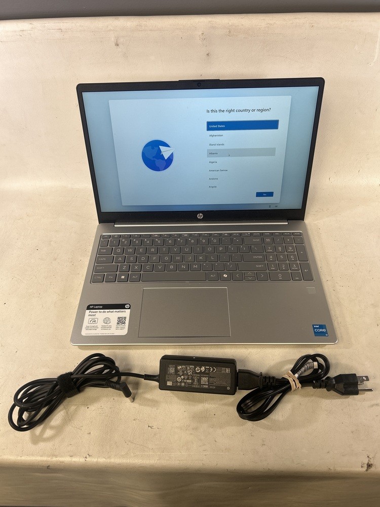 HP 15-fd0133wm 15.6″ Laptop, Intel i3 13th gen 8GB RAM 256GB SSD Silver