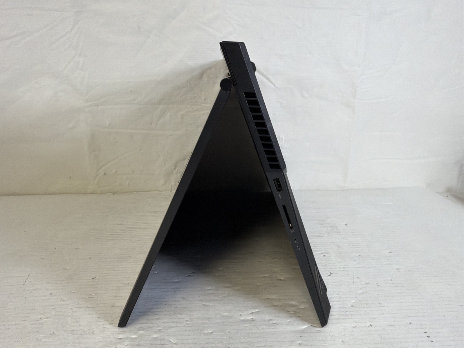 Lenovo Legion 5 17IMH05H 17″ i7-10750H 16GB RAM 256GB & 1TB GTX 1660 Ti – READ