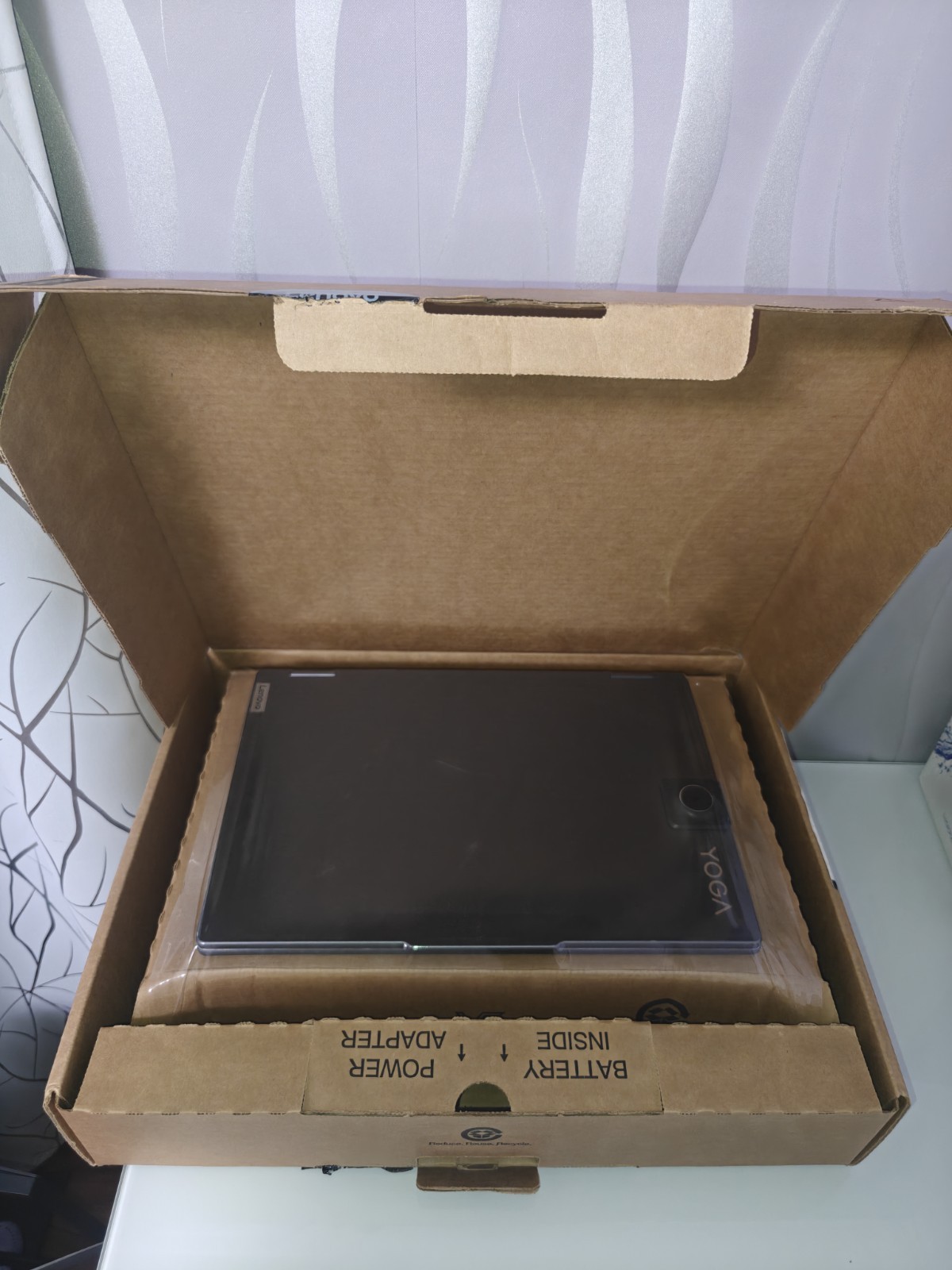 Lenovo Yoga 7 2-in-1 16IML9 16″ Touch, Intel Core Ultra 7 16GB 1TB Win 11 Pro